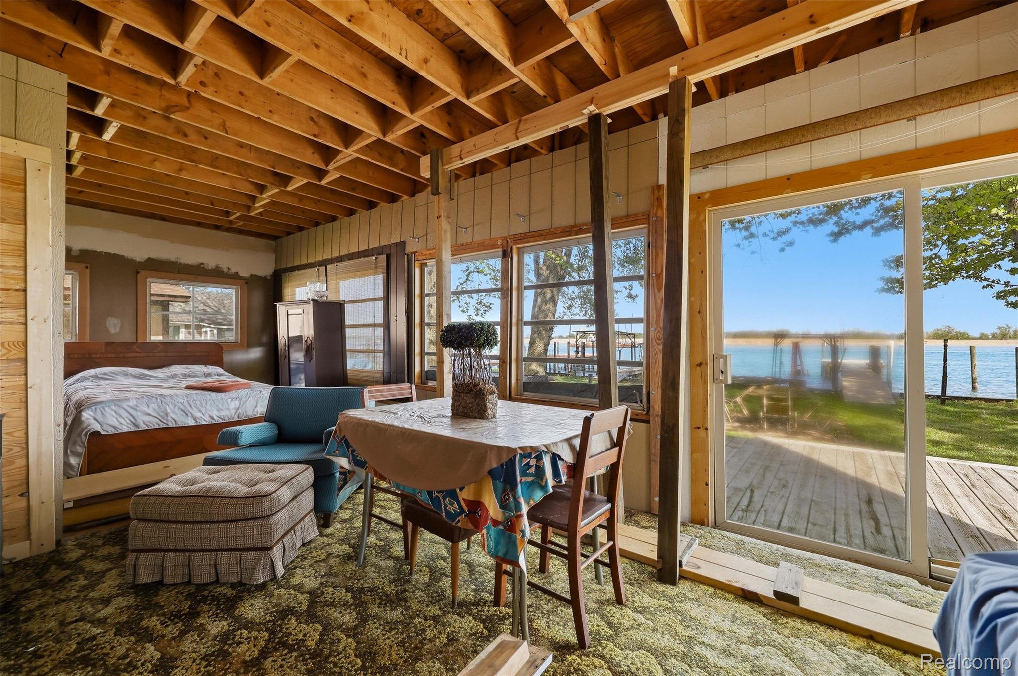 6556 Dickinson Island Property Photo 8