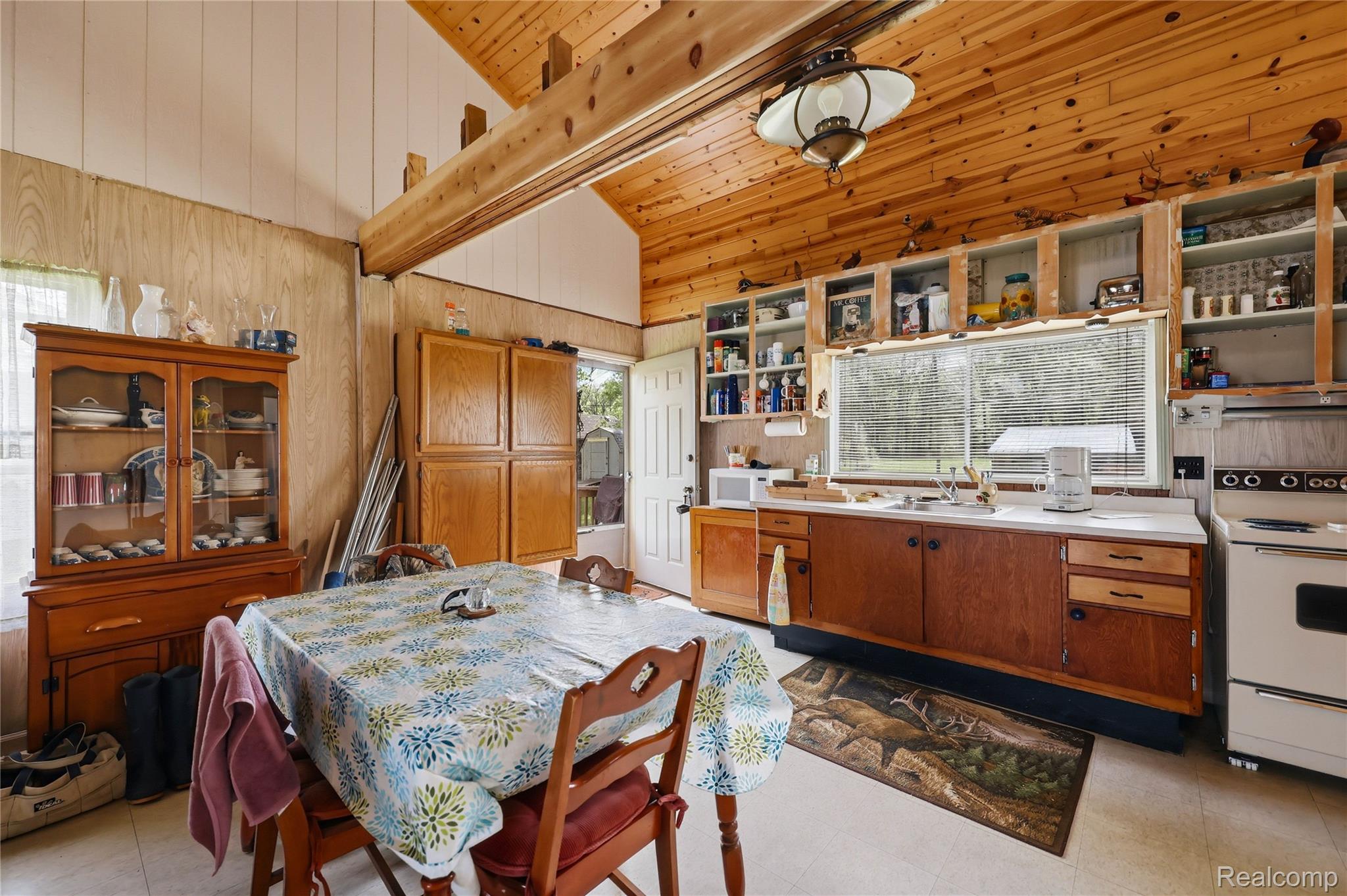 6556 Dickinson Island Property Photo 11