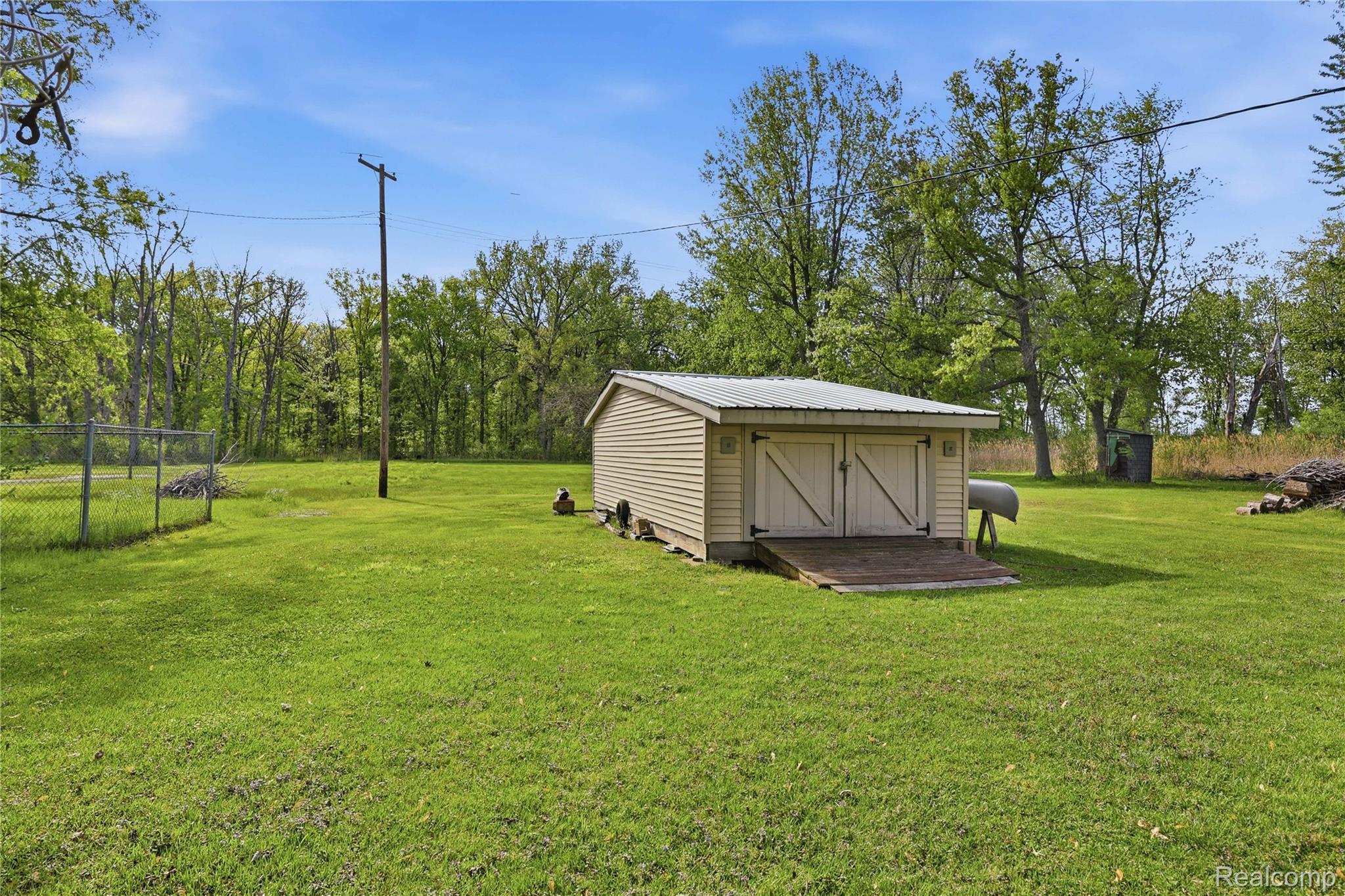 6556 Dickinson Island Property Photo 27