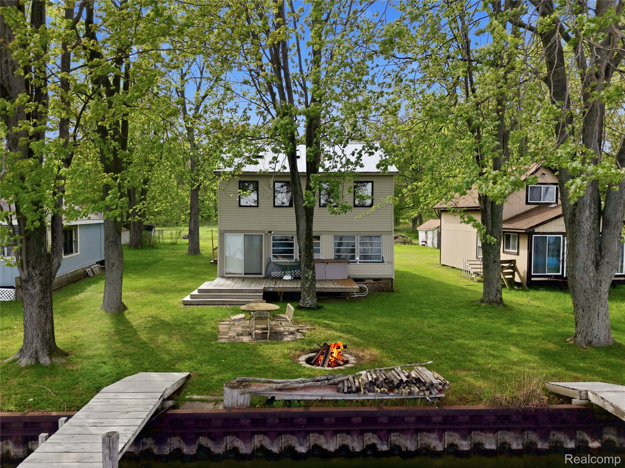 6556 Dickinson Island Property Photo 38