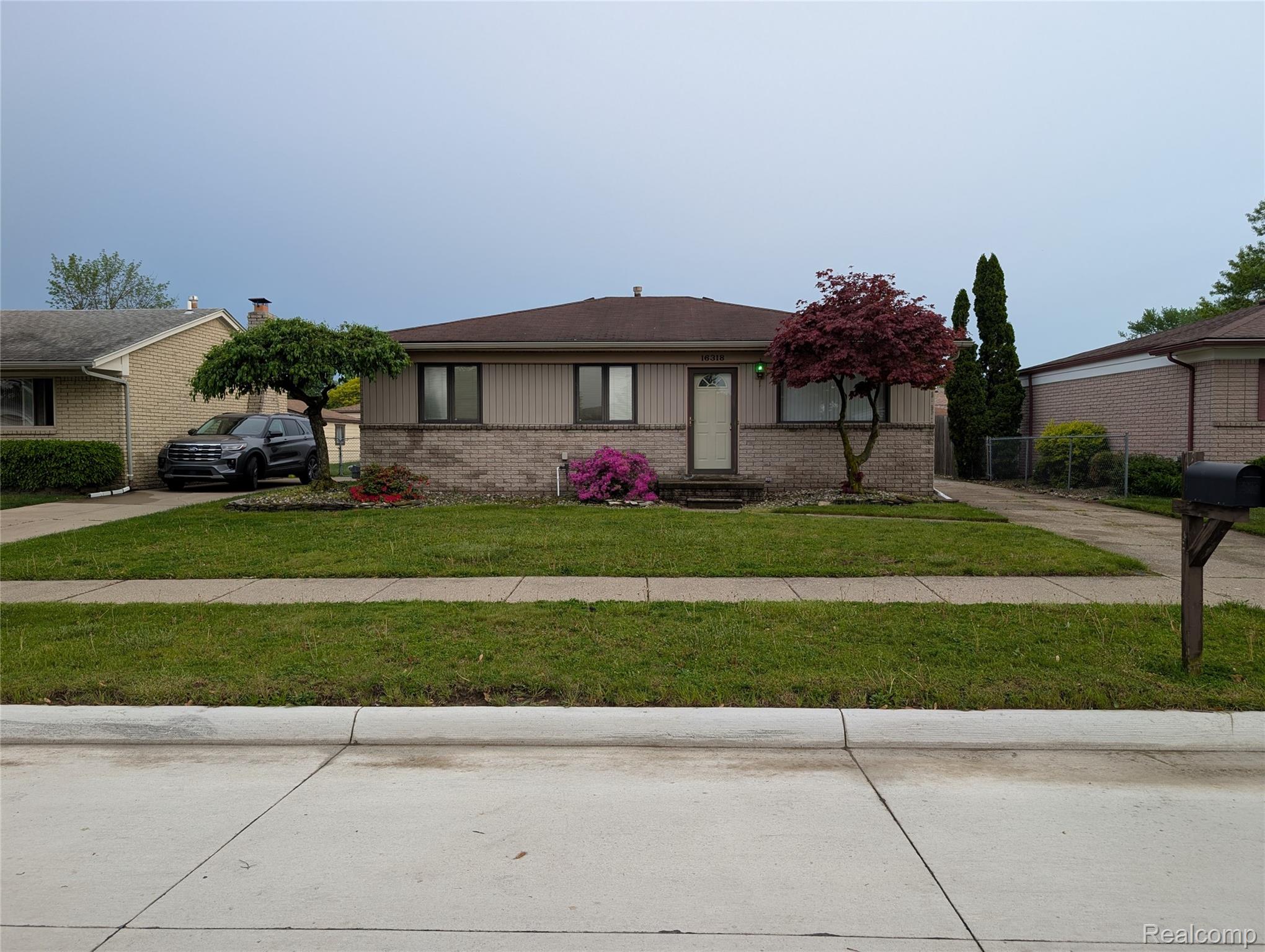 16318 Wellington Avenue Property Photo 1