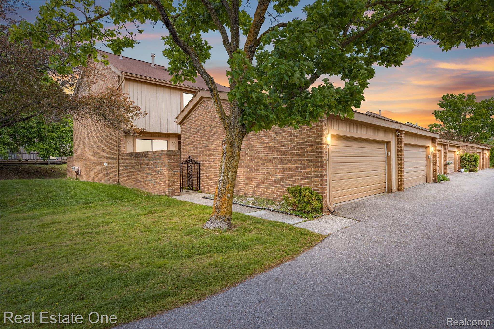 5345 Wright Way Property Photo 1