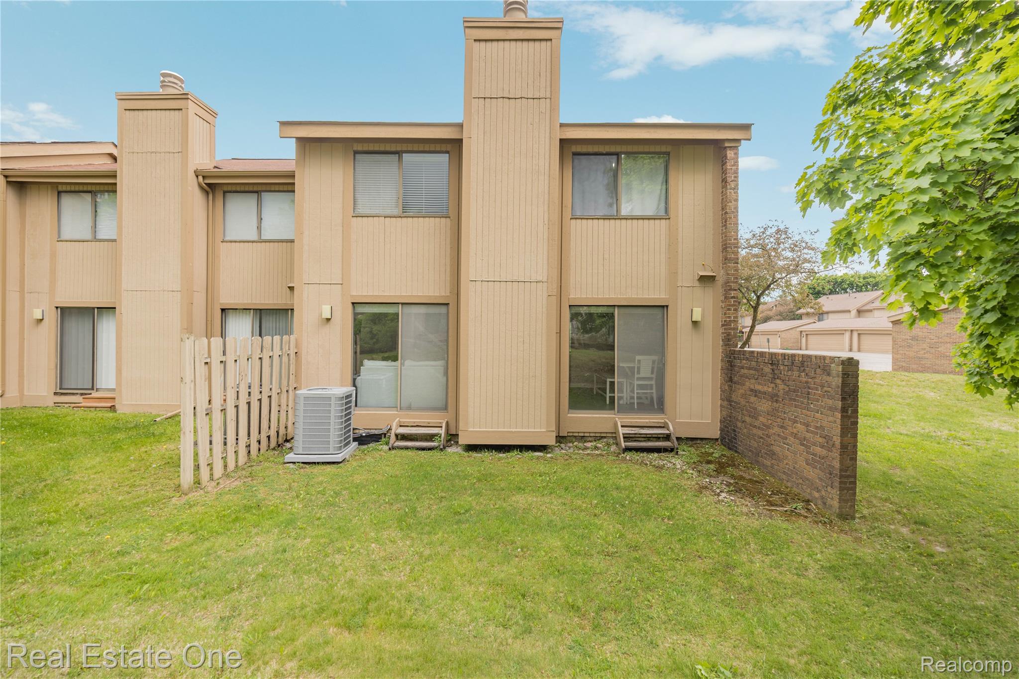 5345 Wright Way Property Photo 4
