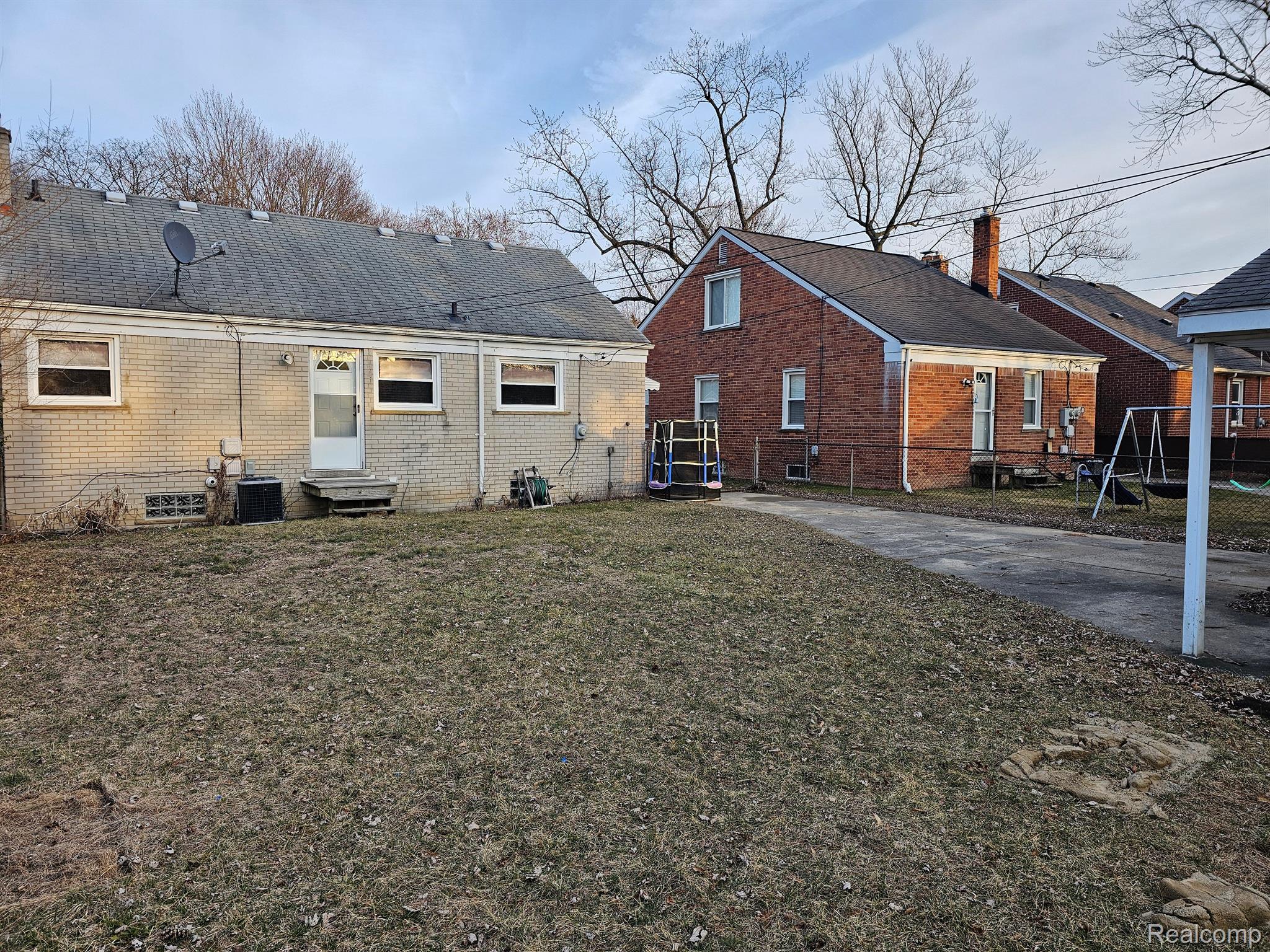 1501 N Silvery Lane Property Photo 5
