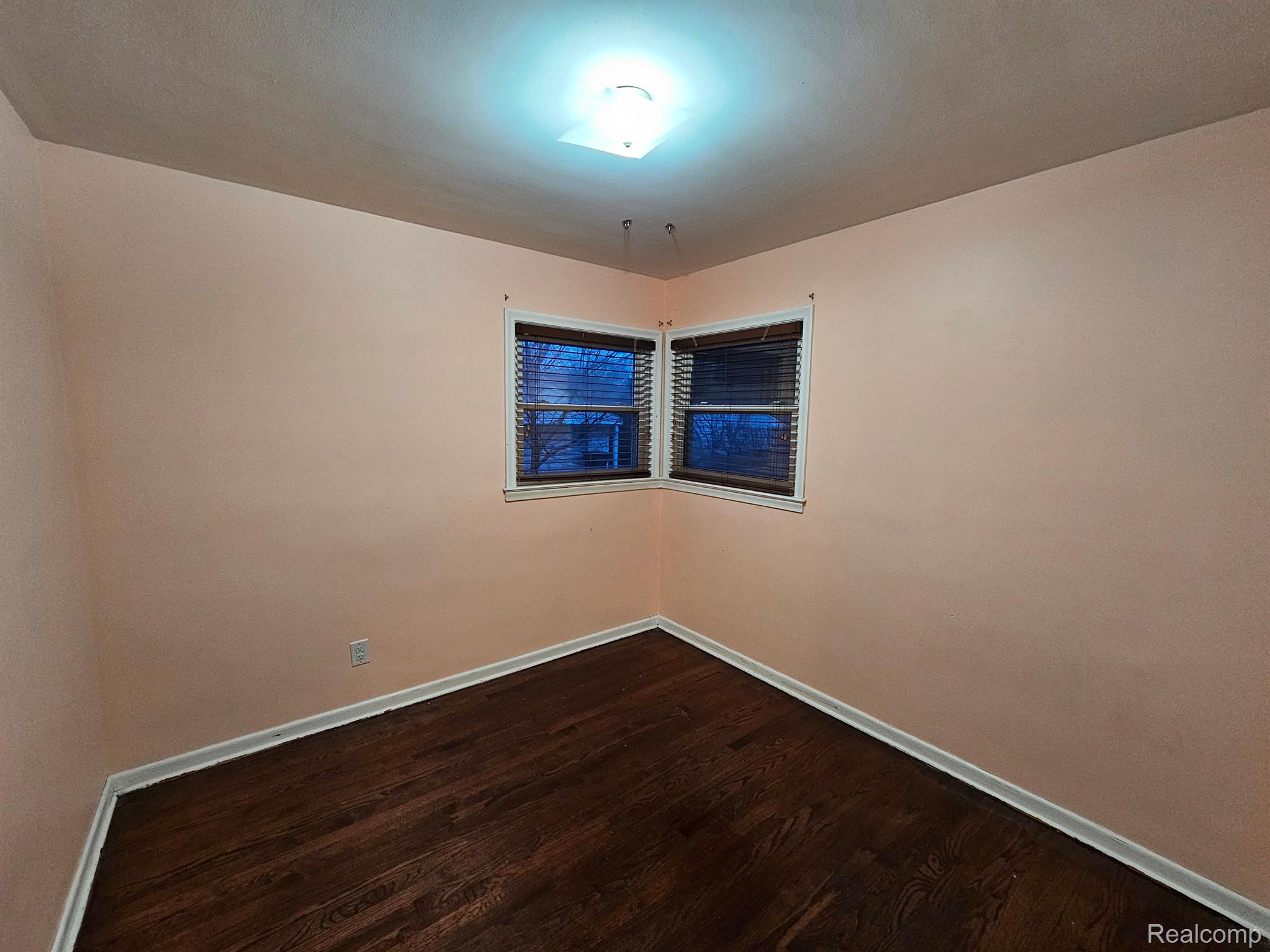 1501 N Silvery Lane Property Photo 14