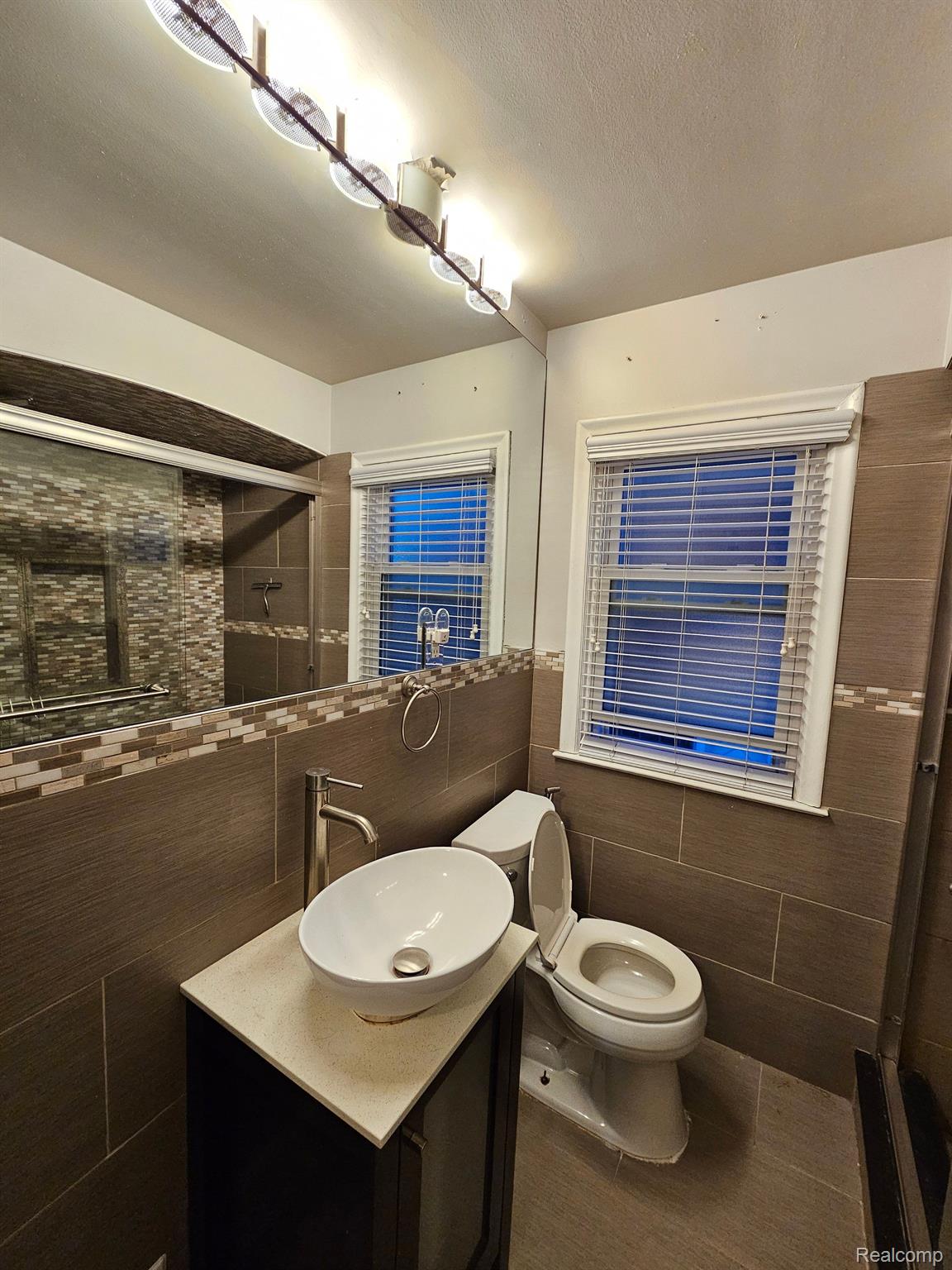 1501 N Silvery Lane Property Photo 18