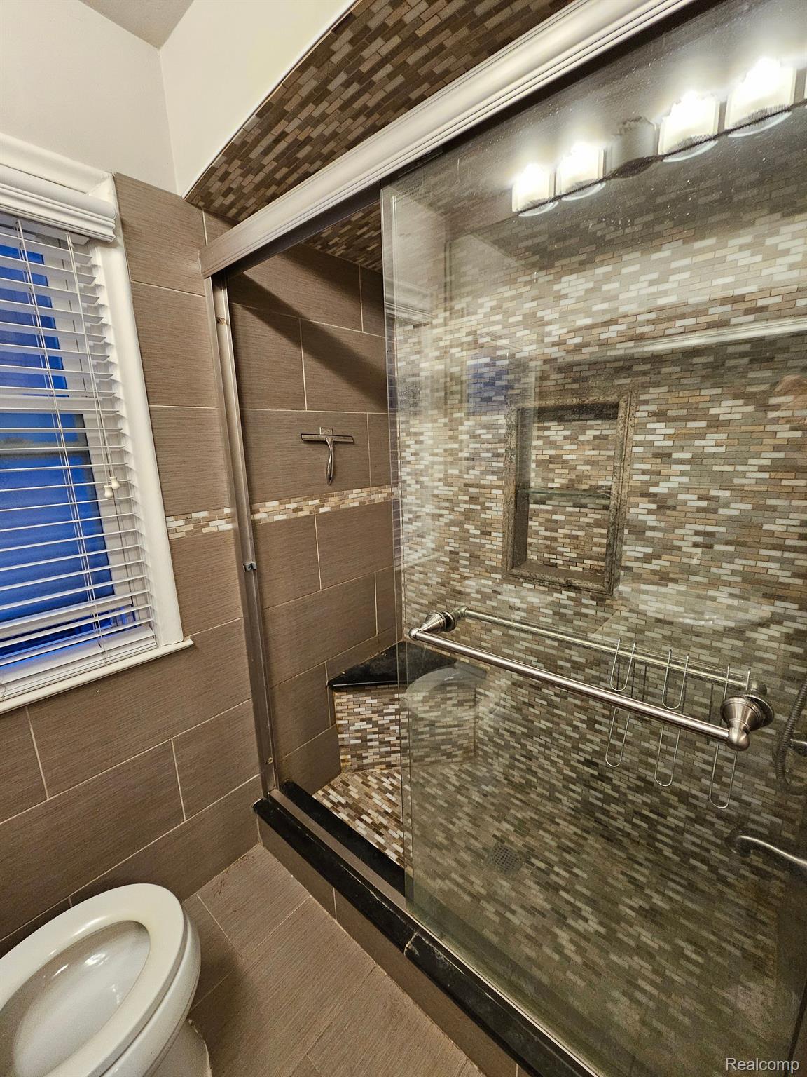1501 N Silvery Lane Property Photo 19