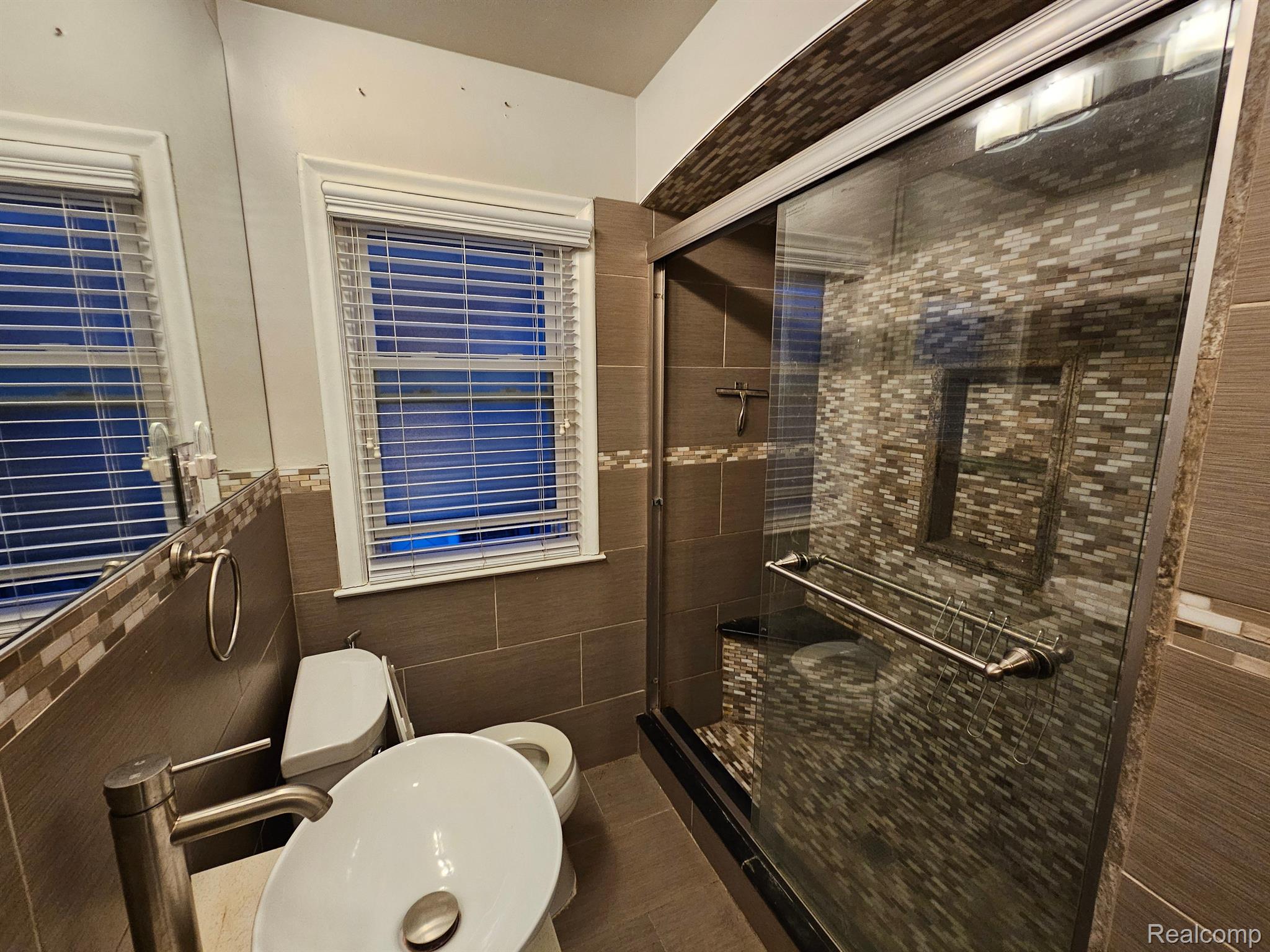 1501 N Silvery Lane Property Photo 20