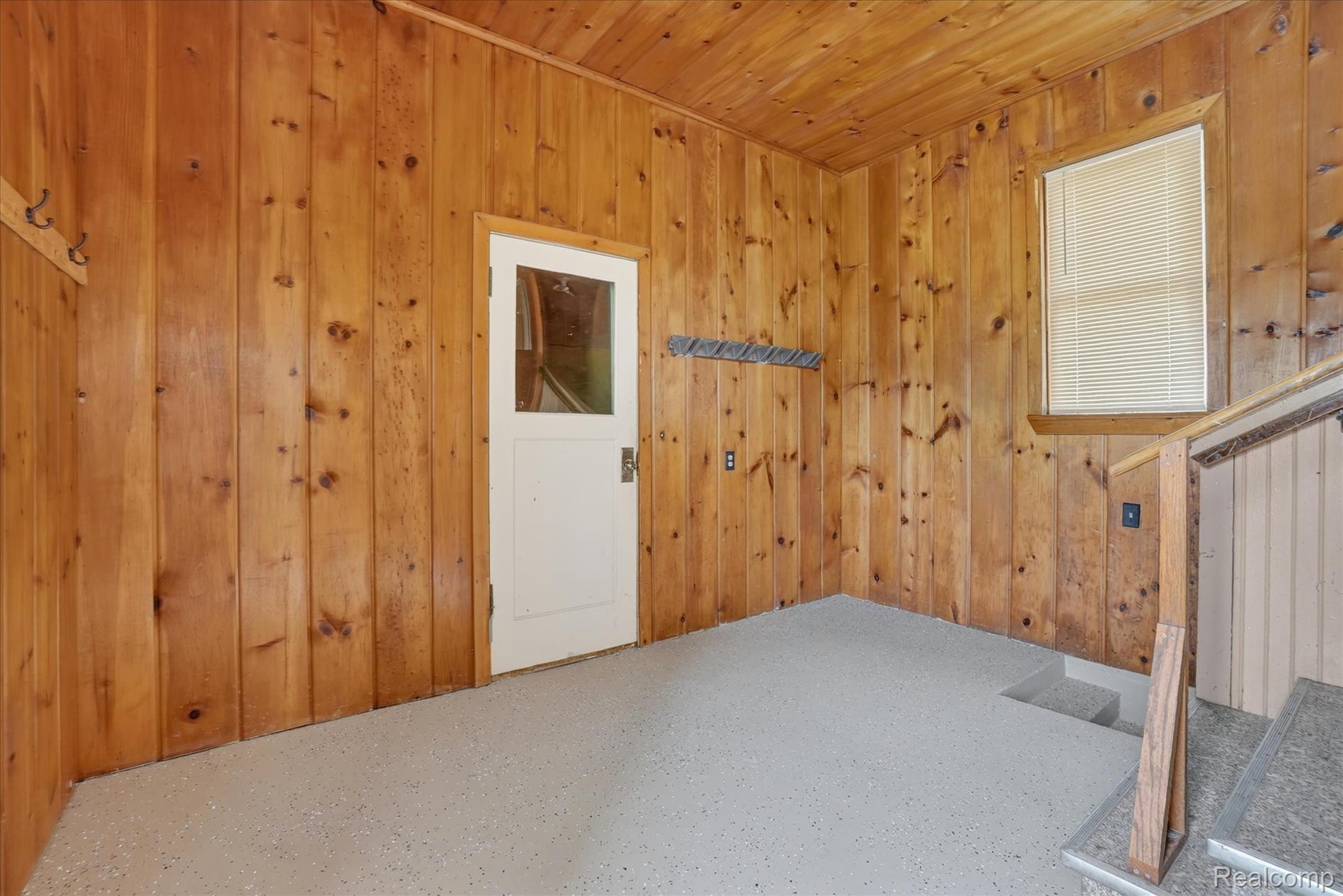 5660 Tittabawassee Road Property Photo 6