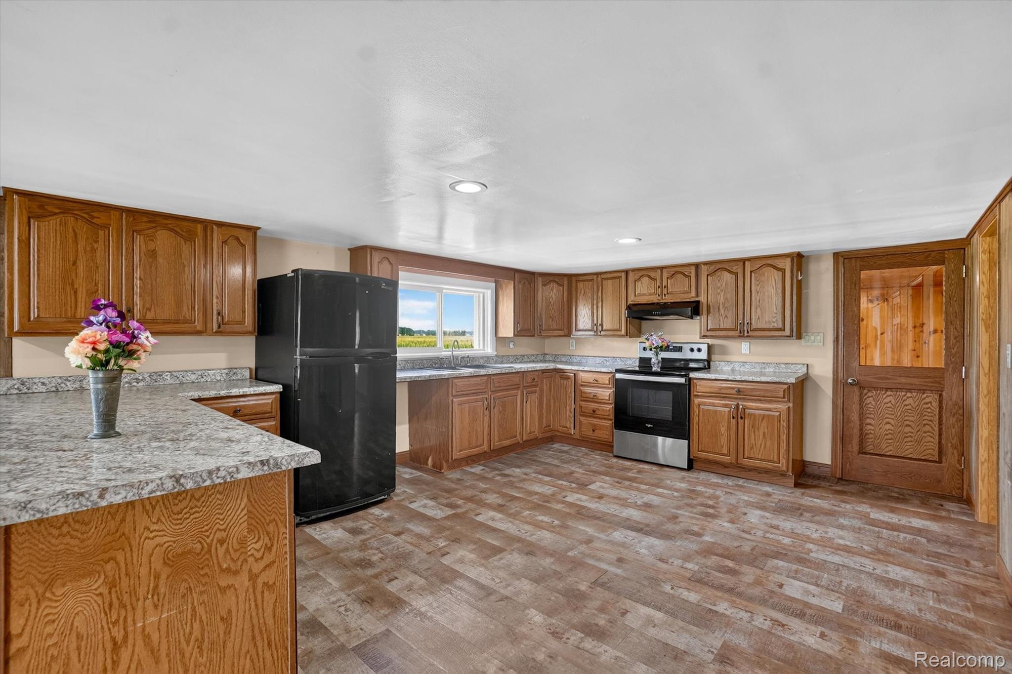 5660 Tittabawassee Road Property Photo 11