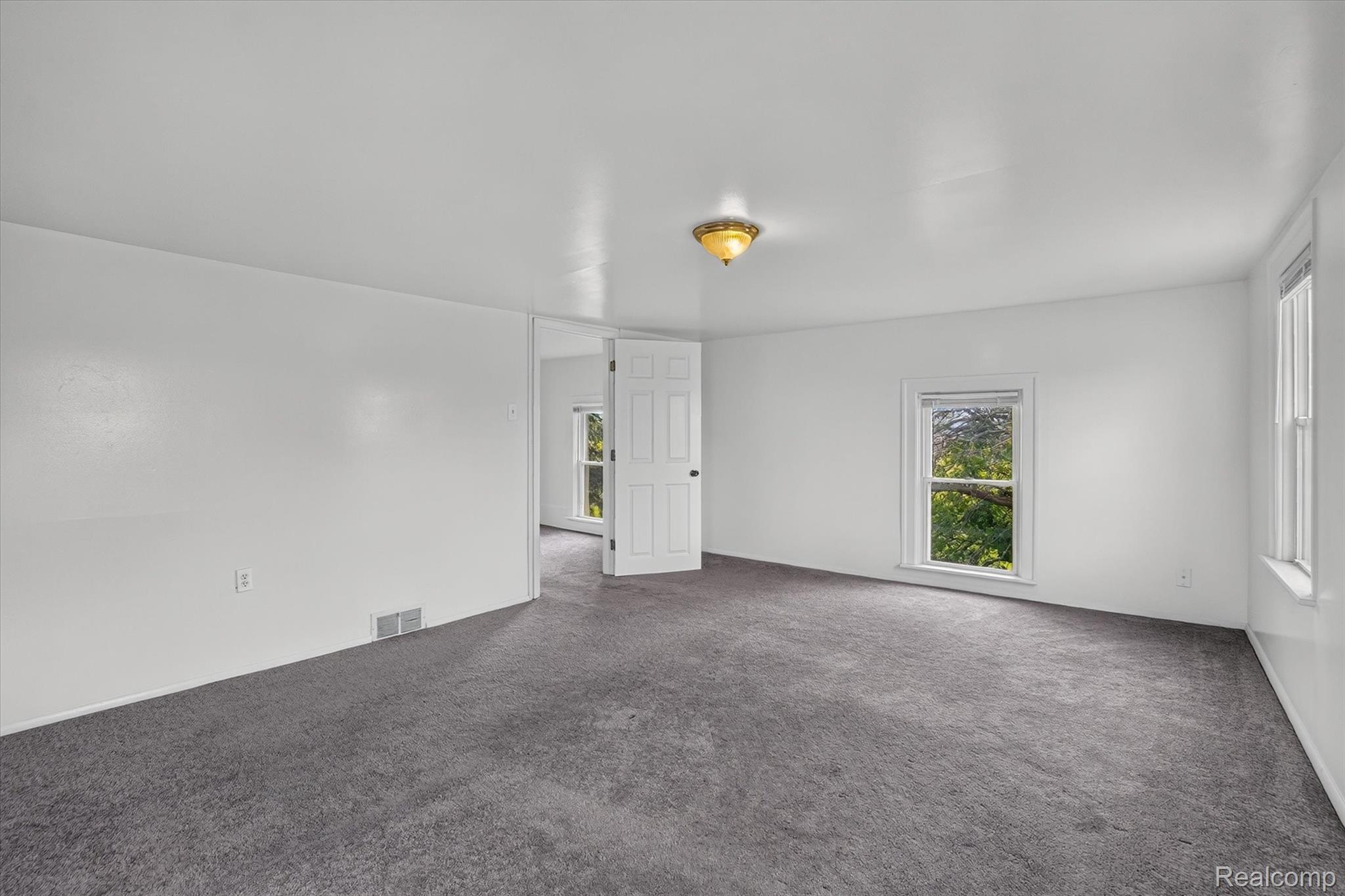 5660 Tittabawassee Road Property Photo 28