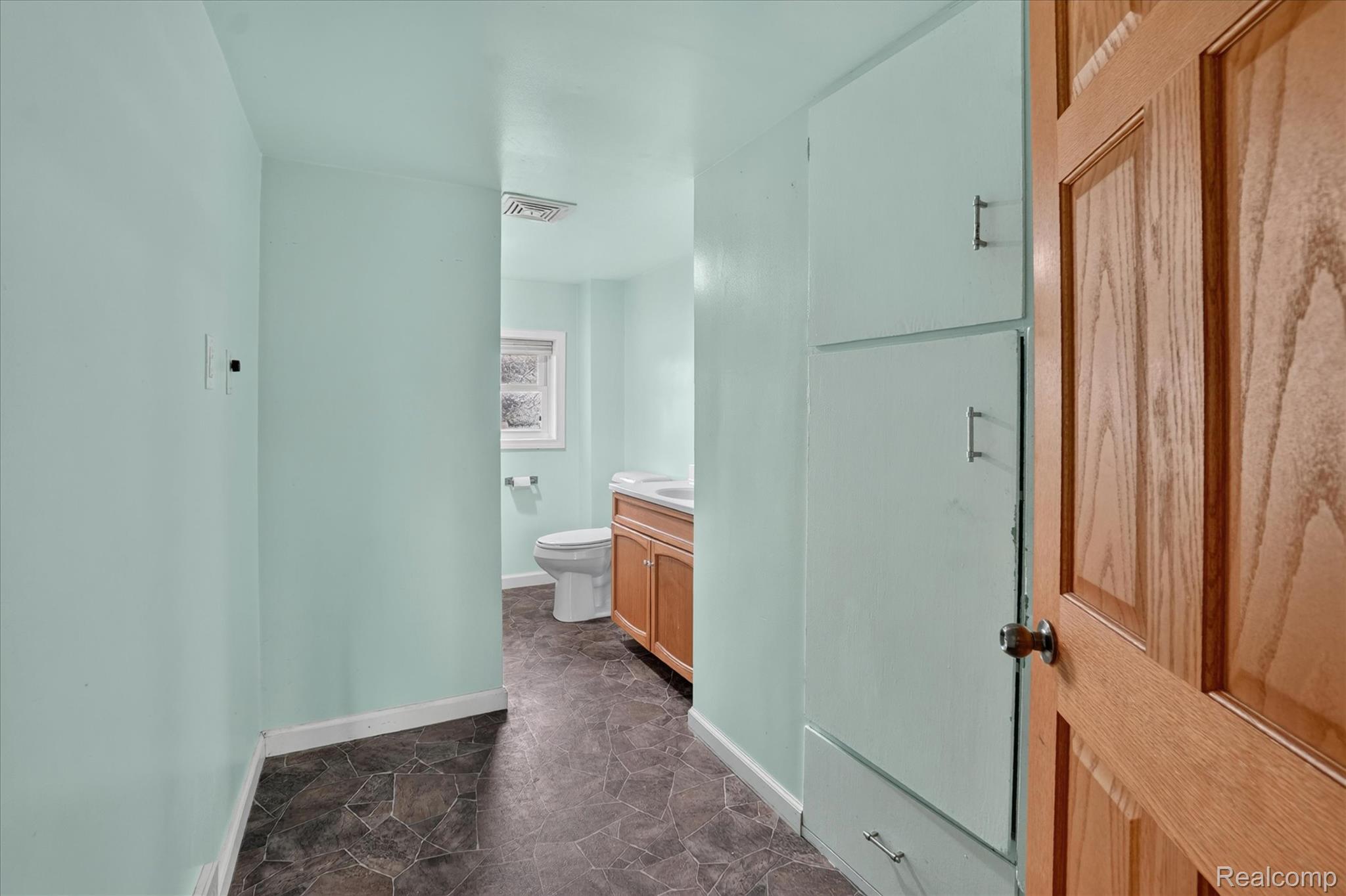5660 Tittabawassee Road Property Photo 32