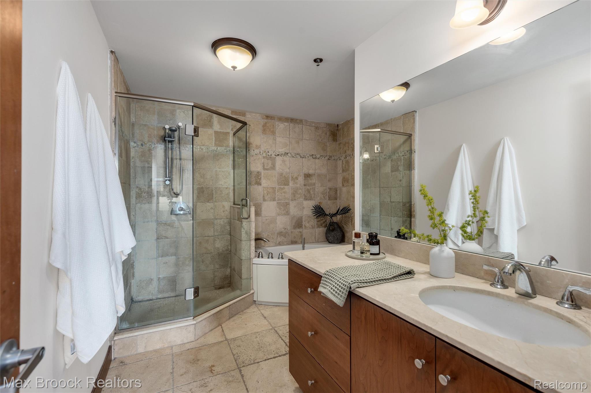 2915 John R Street 509 Property Photo 19