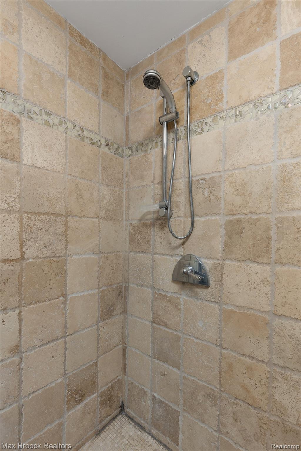 2915 John R Street 509 Property Photo 21