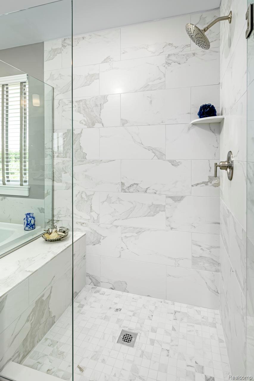 2400 Provencal Dr. Drive Property Photo 13
