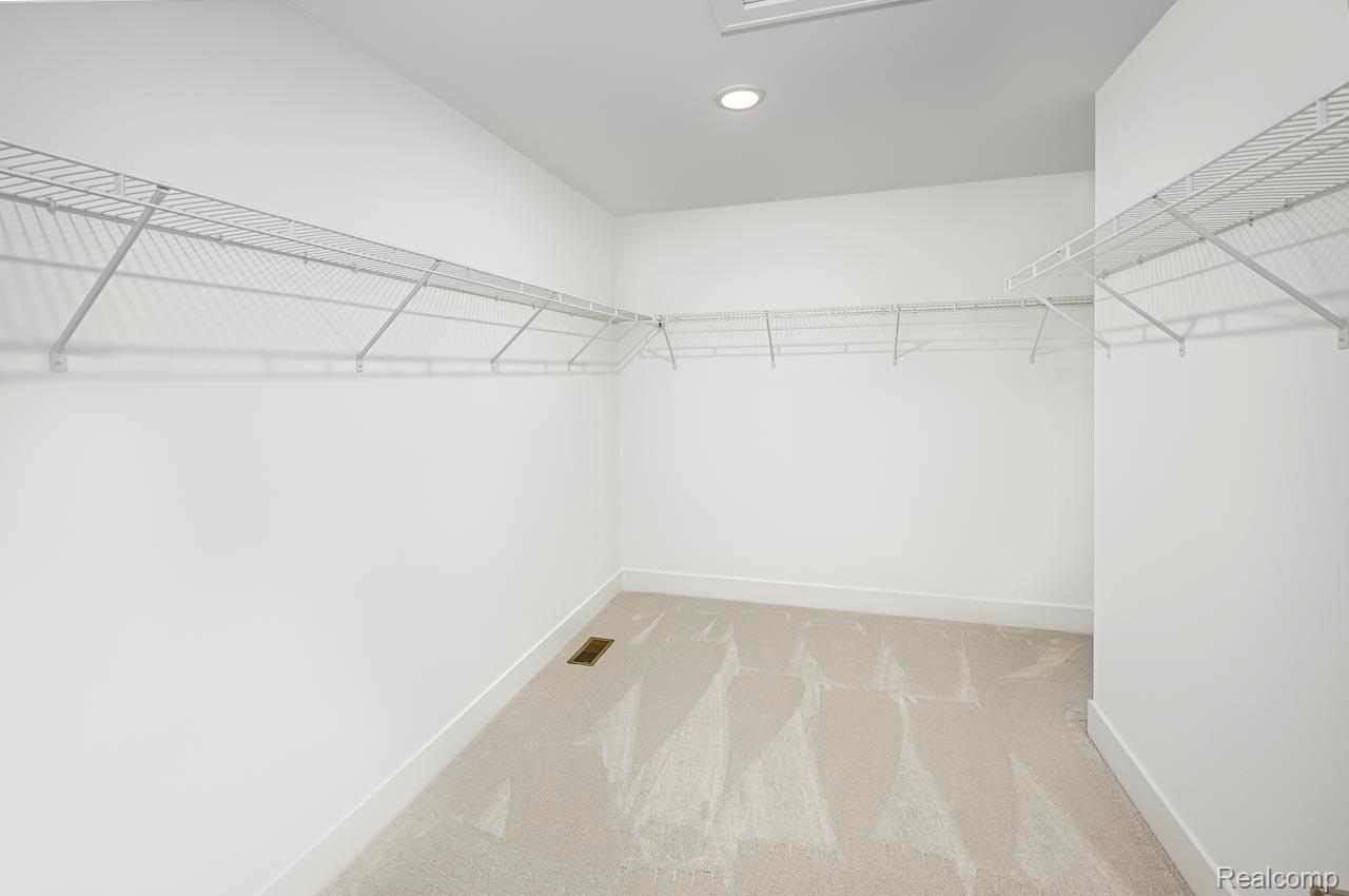 2400 Provencal Dr. Drive Property Photo 14