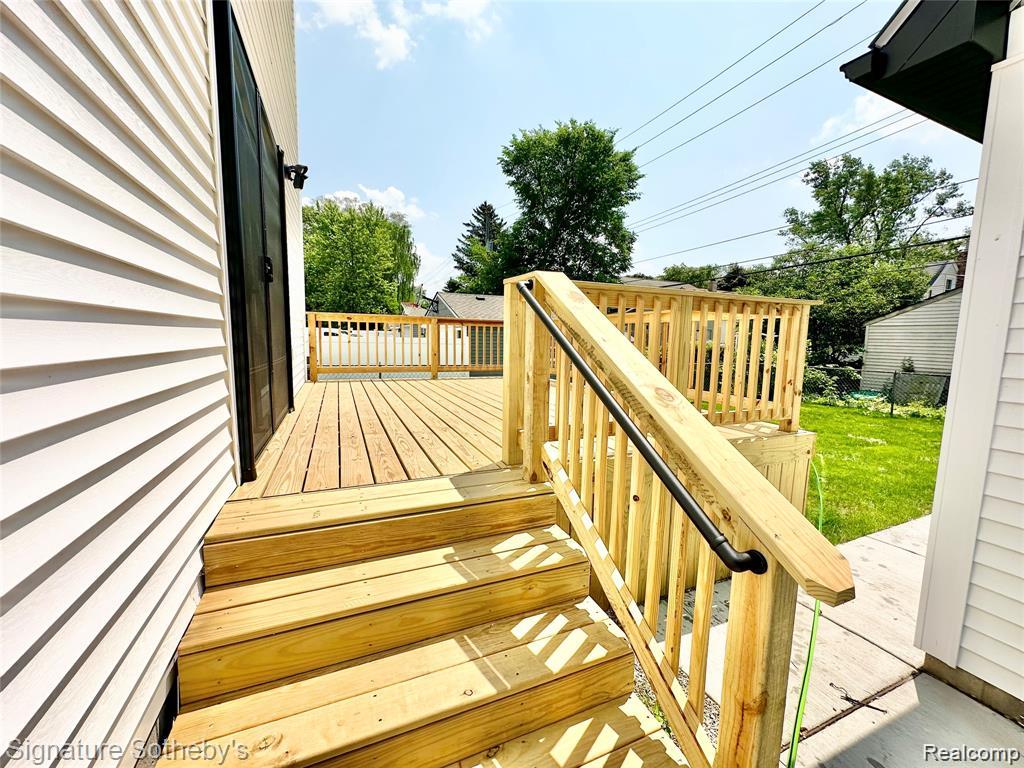 442 Ardmore Drive Property Photo 8