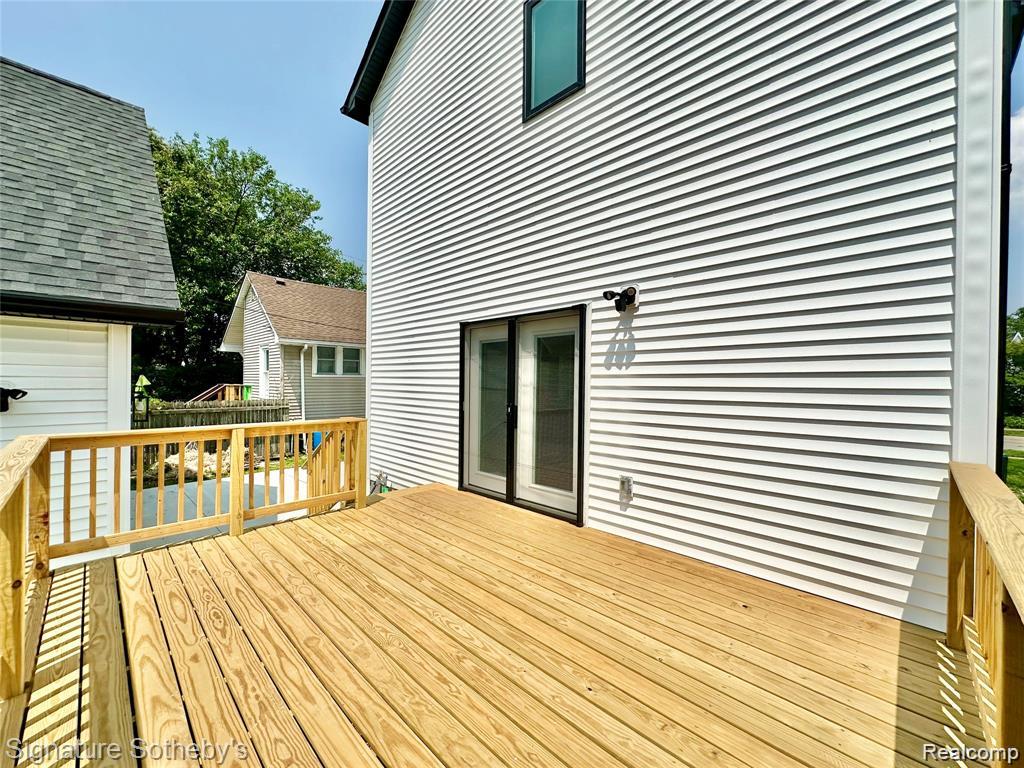 442 Ardmore Drive Property Photo 11