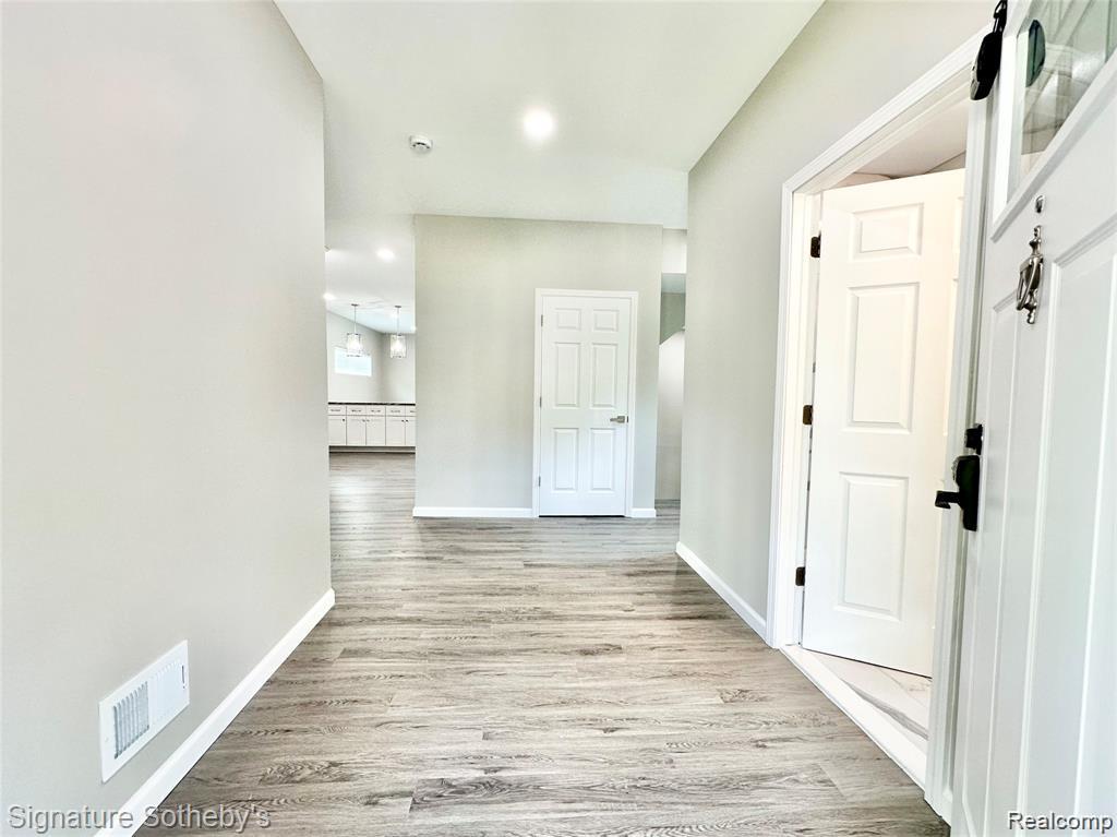 442 Ardmore Drive Property Photo 18