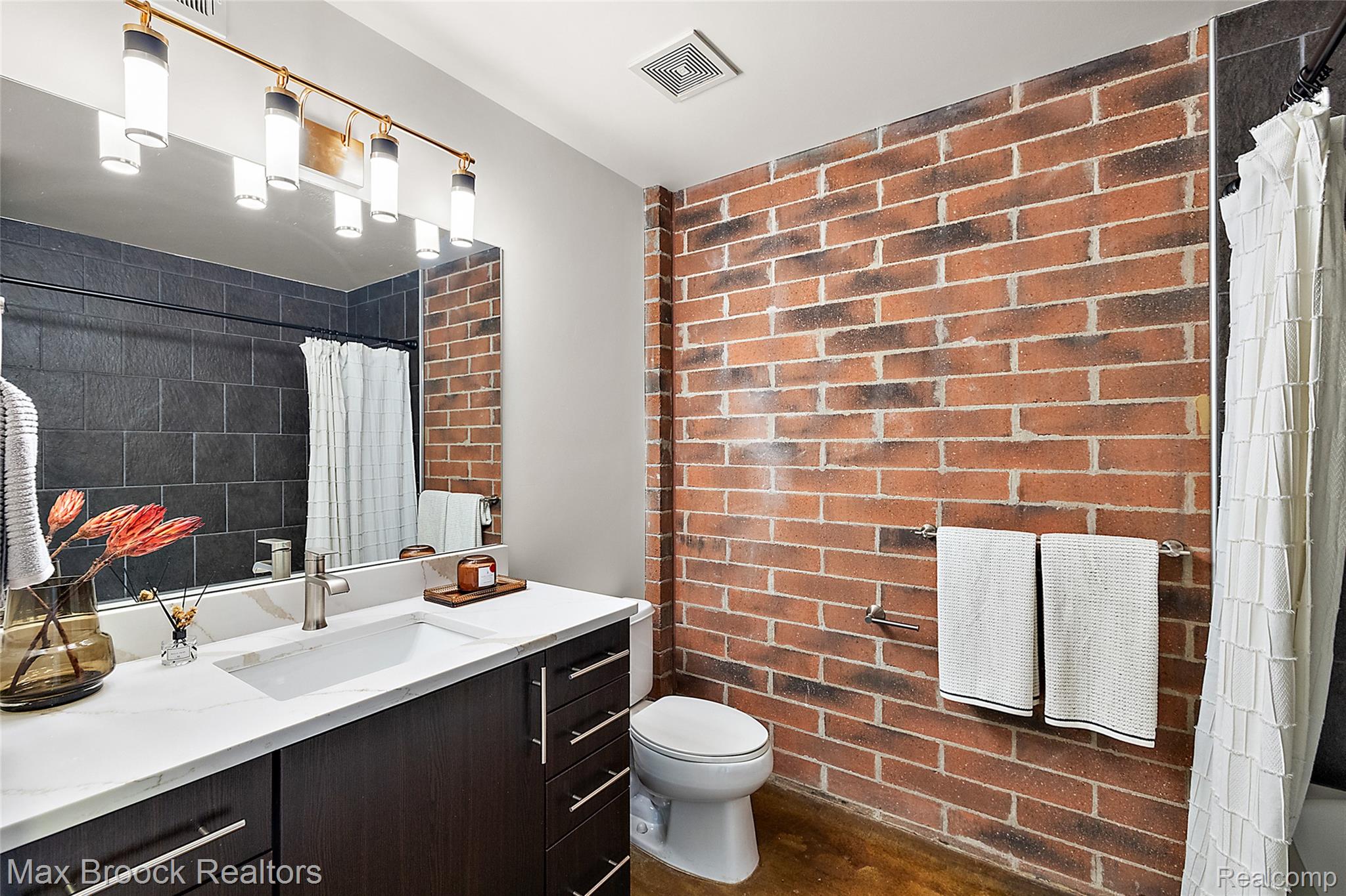 333 E Parent Avenue 41 Property Photo 15