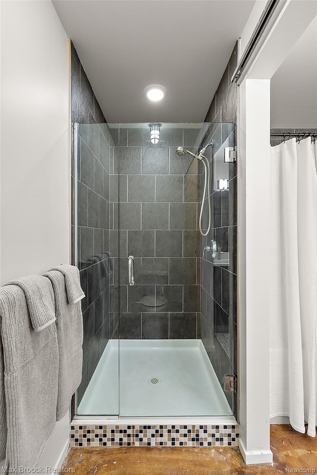 333 E Parent Avenue 41 Property Photo 31