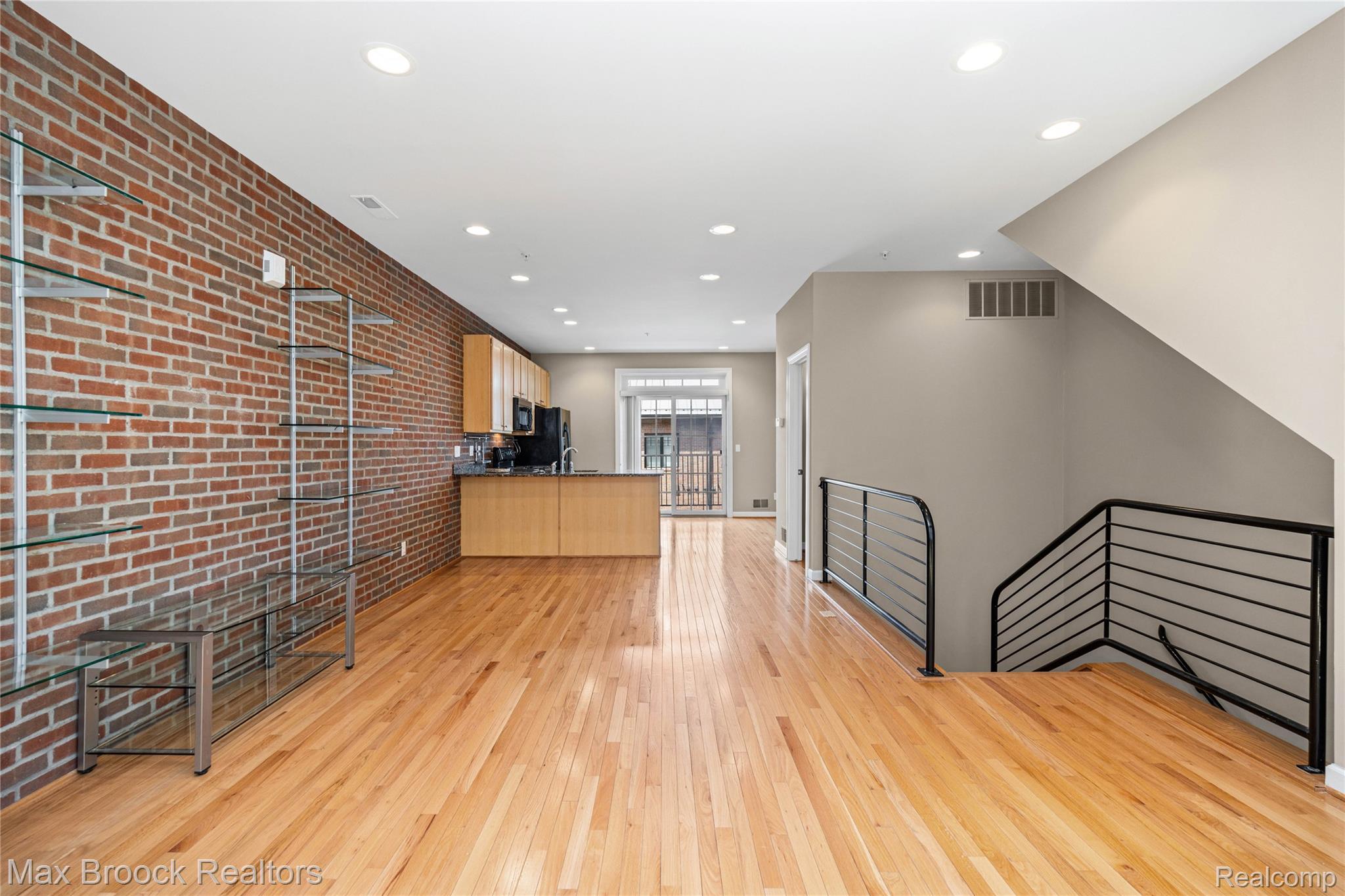 420 Lewis Court Property Photo 10