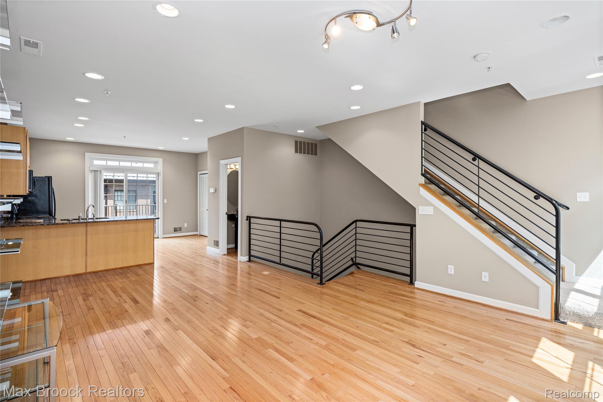 420 Lewis Court Property Photo 13