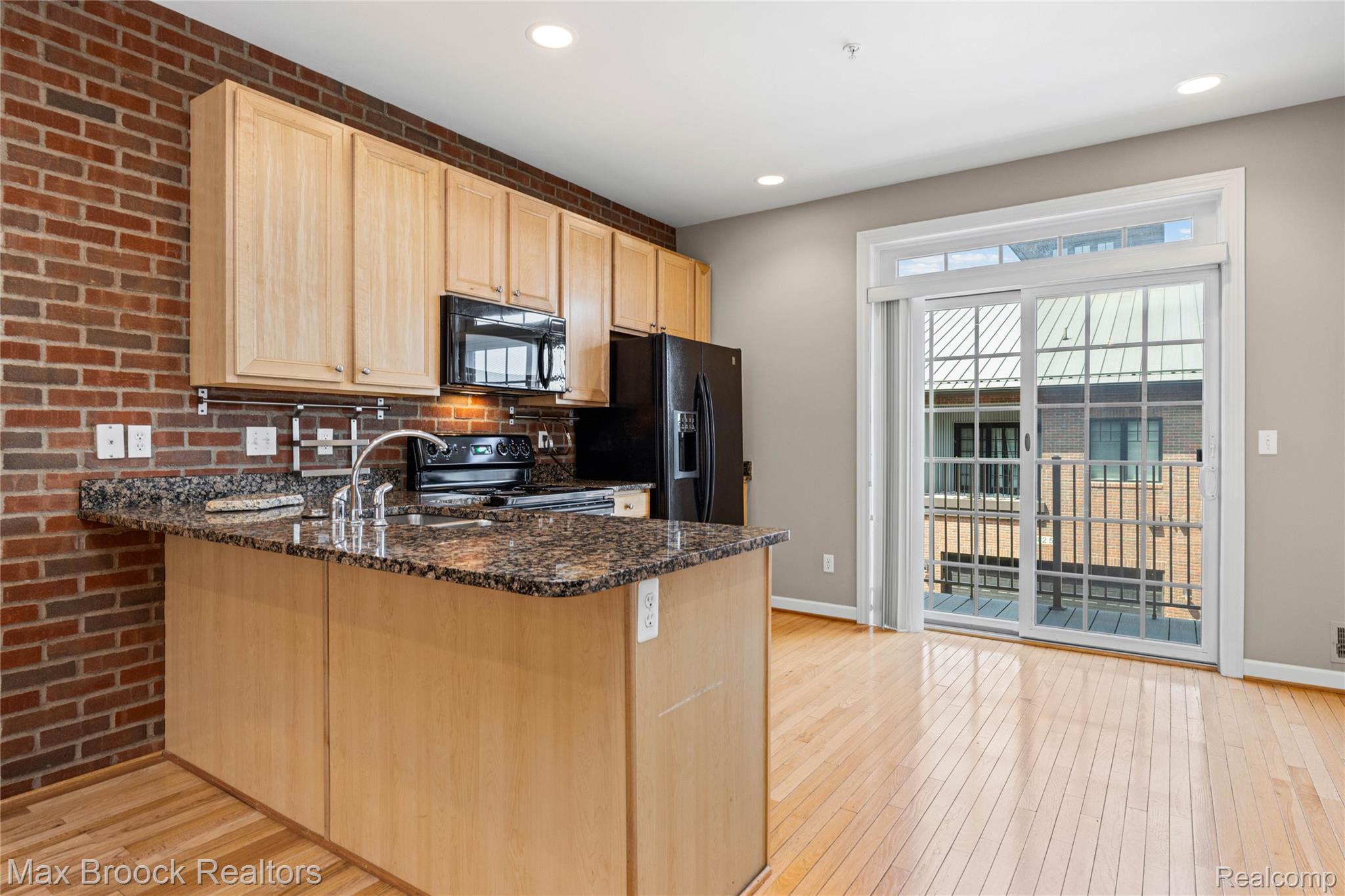 420 Lewis Court Property Photo 15