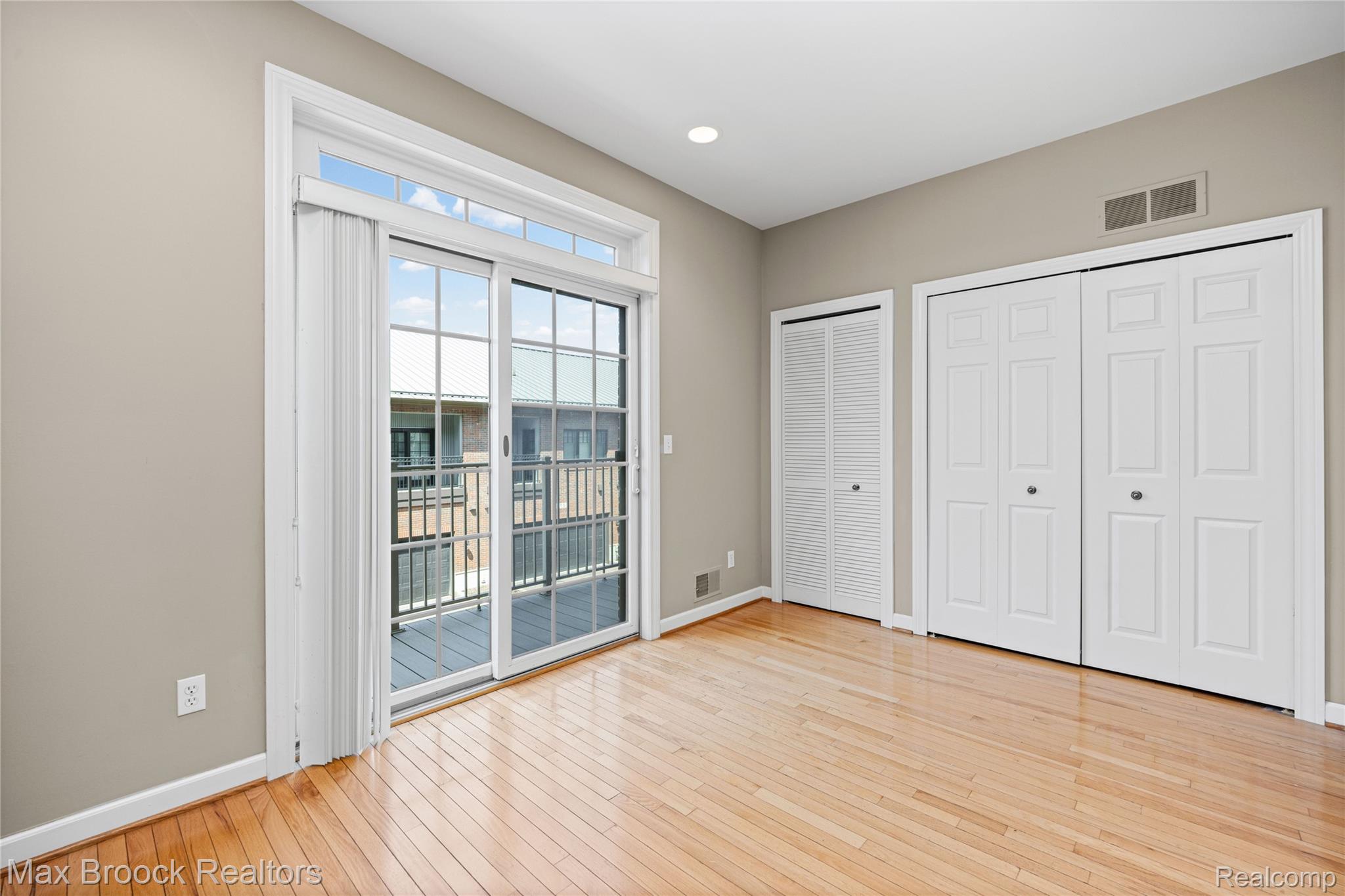 420 Lewis Court Property Photo 21