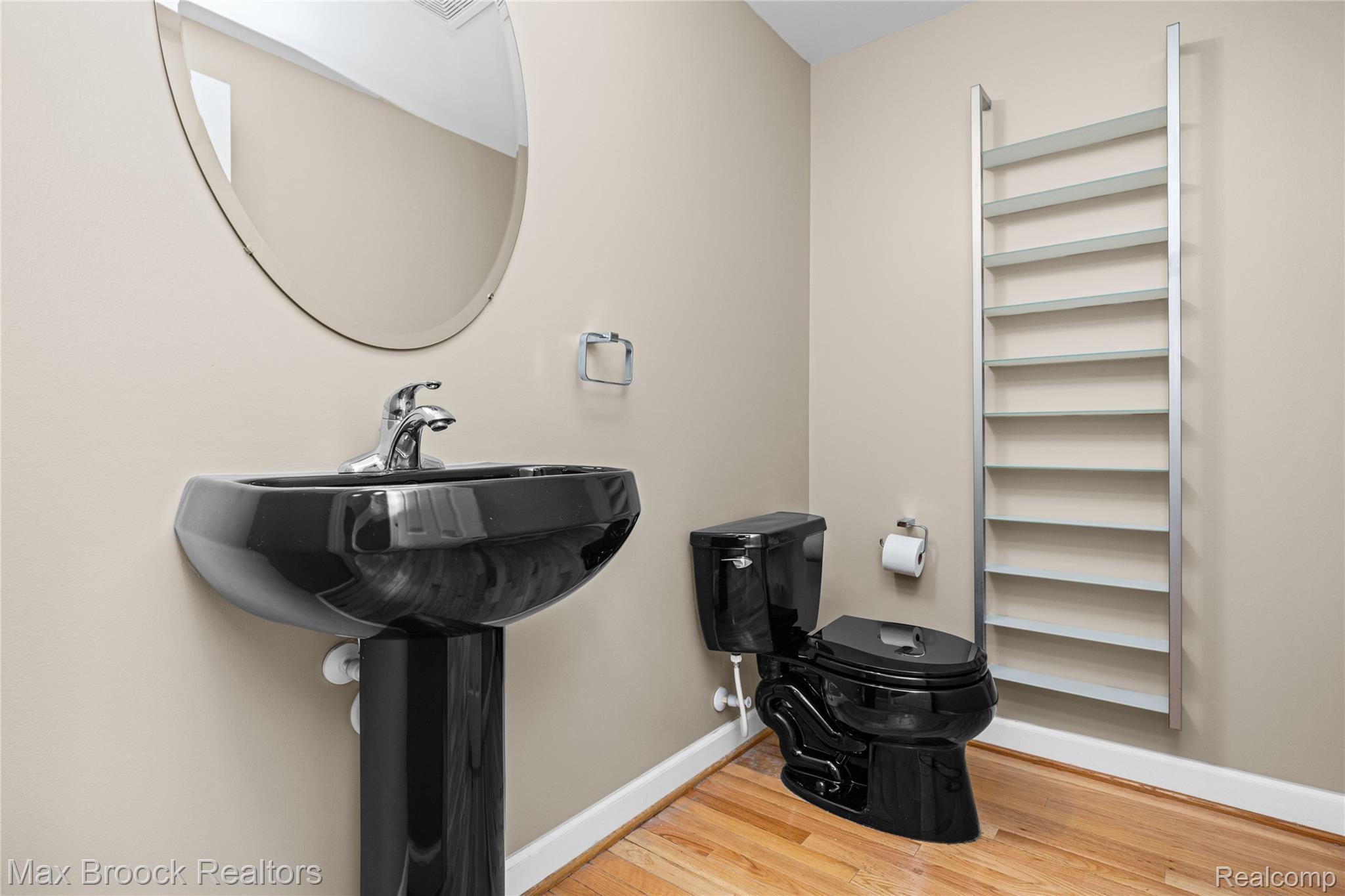 420 Lewis Court Property Photo 25