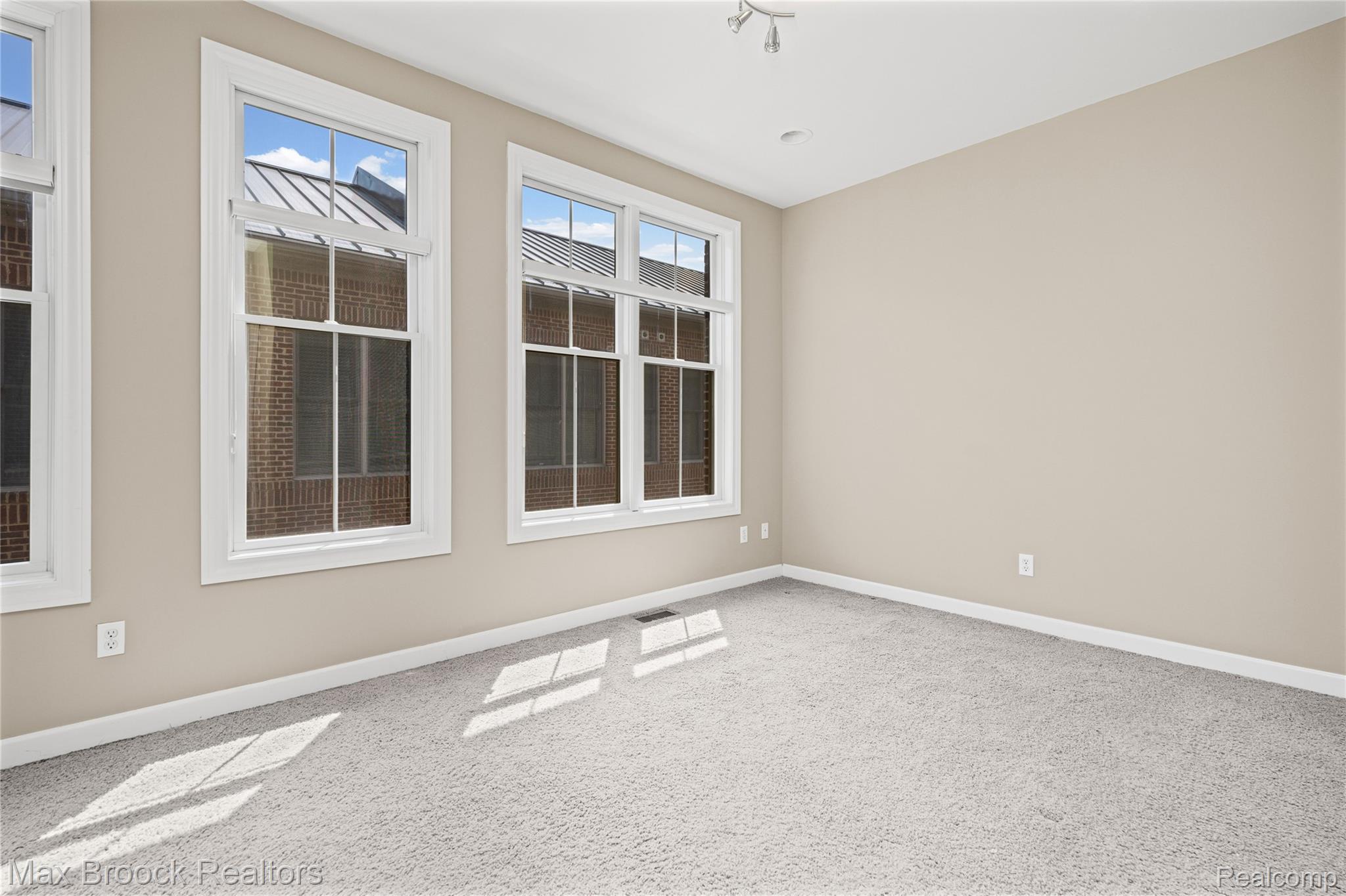 420 Lewis Court Property Photo 26