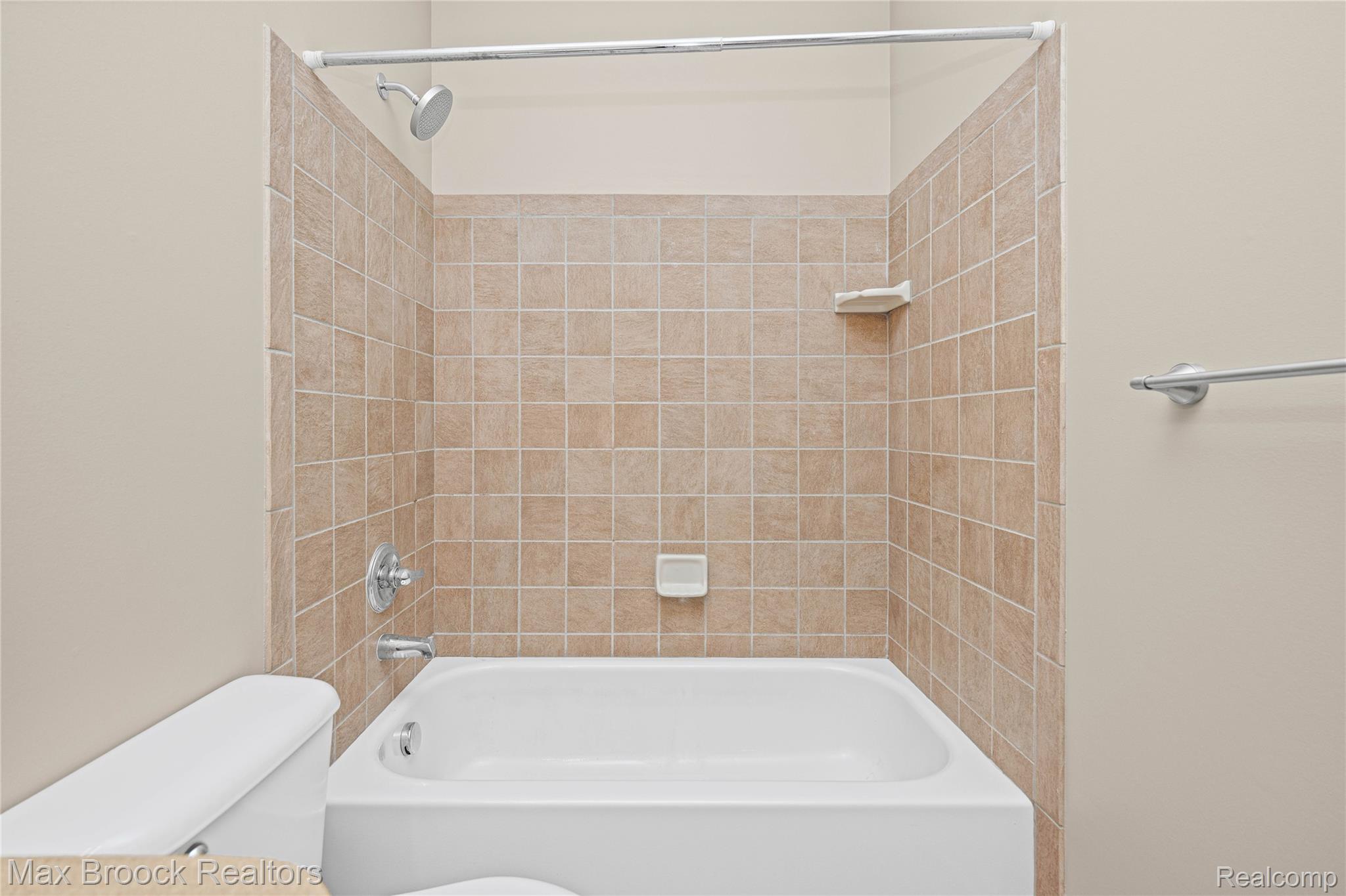 420 Lewis Court Property Photo 37