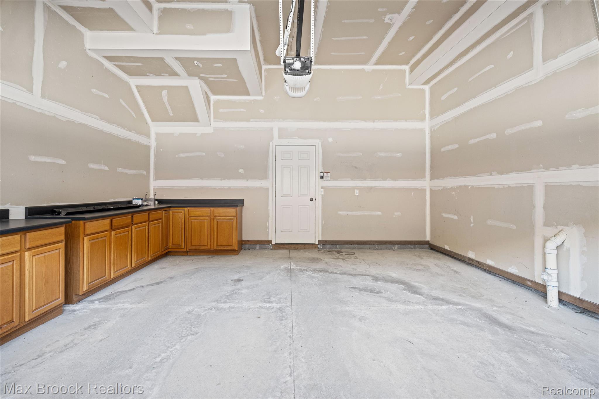 420 Lewis Court Property Photo 38