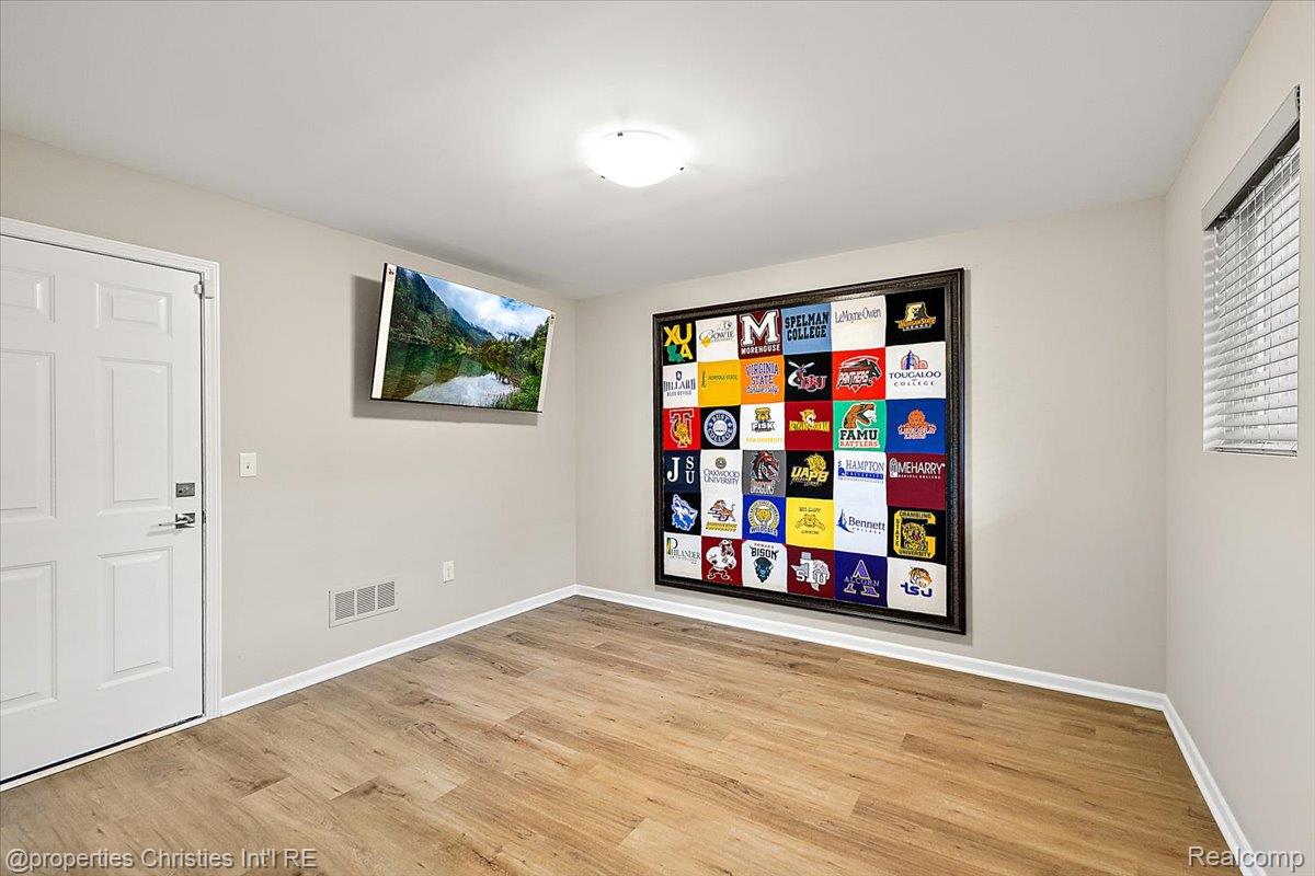 1083 Hampton Circle Property Photo 22