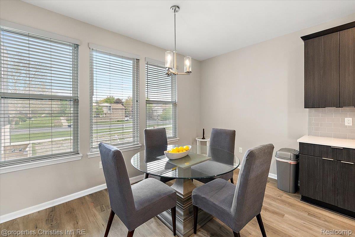 1083 Hampton Circle Property Photo 32