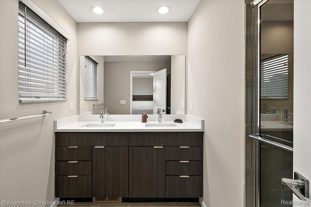 1083 Hampton Circle Property Photo 44