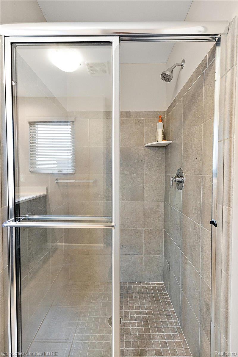 1083 Hampton Circle Property Photo 46