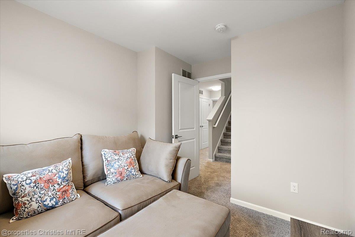 1083 Hampton Circle Property Photo 48