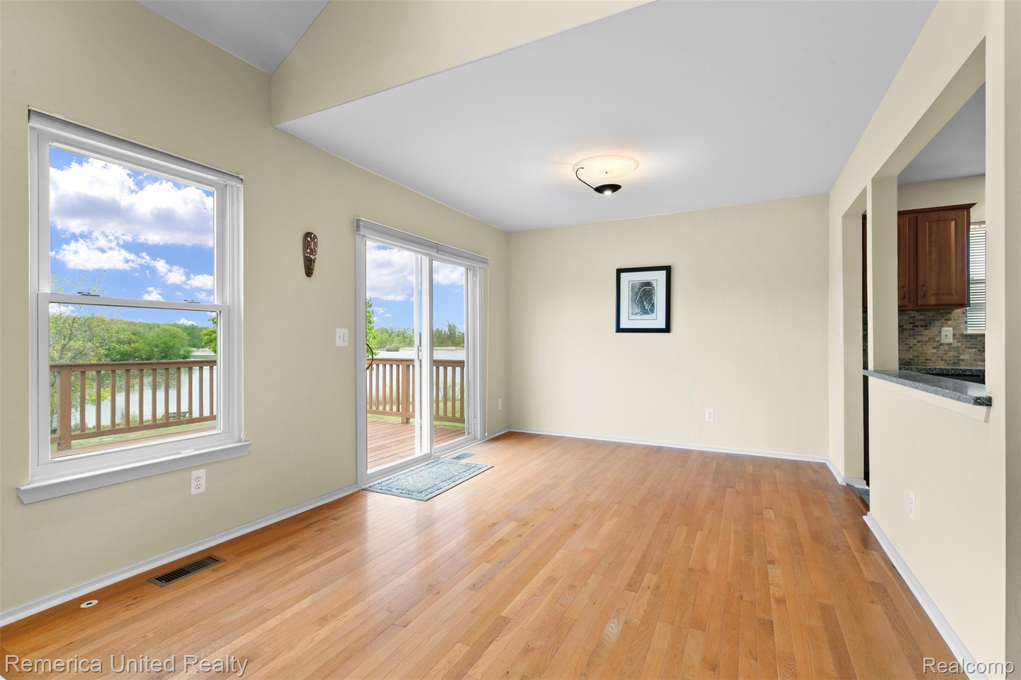 450 Berry Lake Drive Property Photo 8