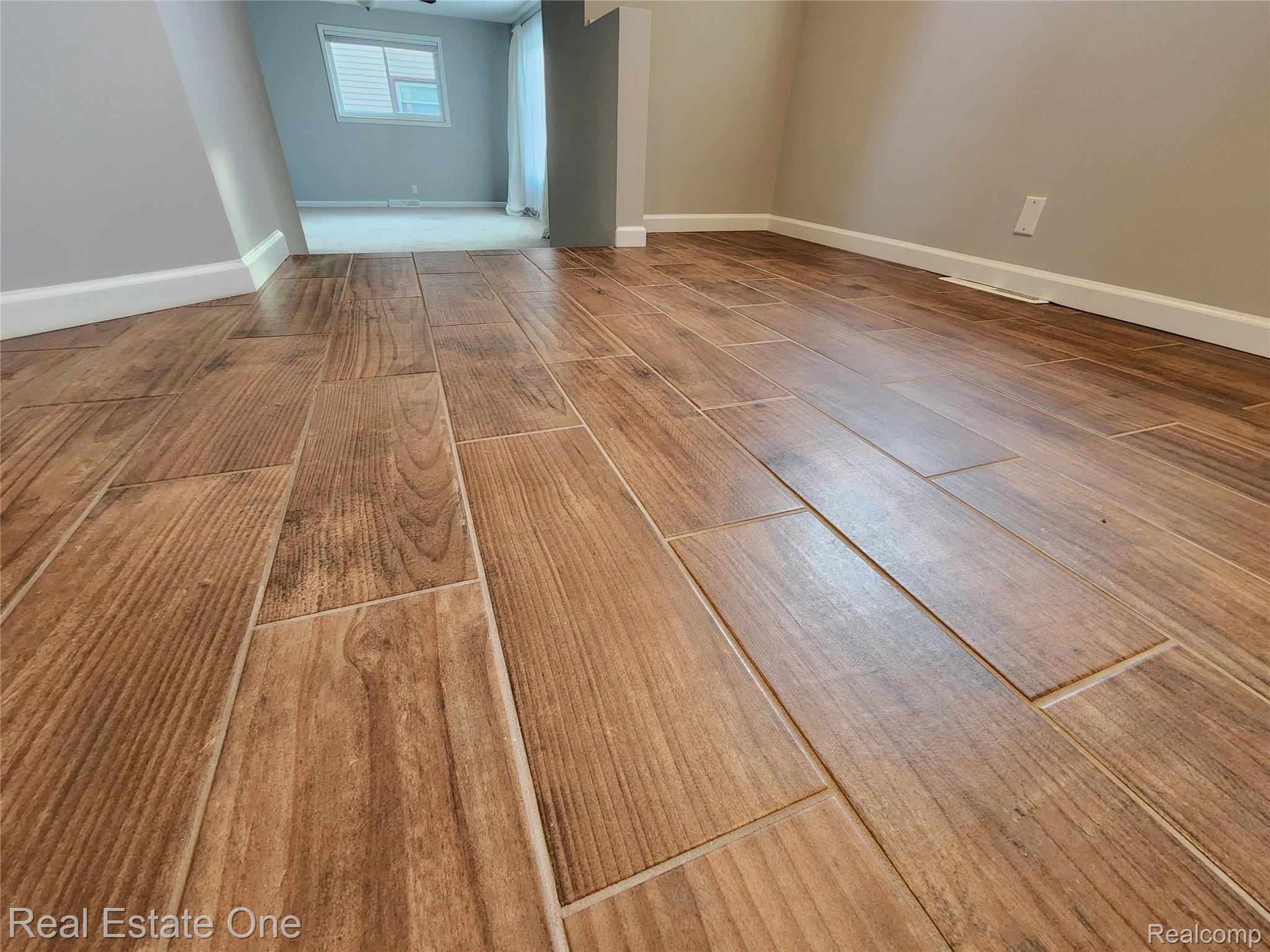 1574 E Woodruff Avenue Property Photo 14