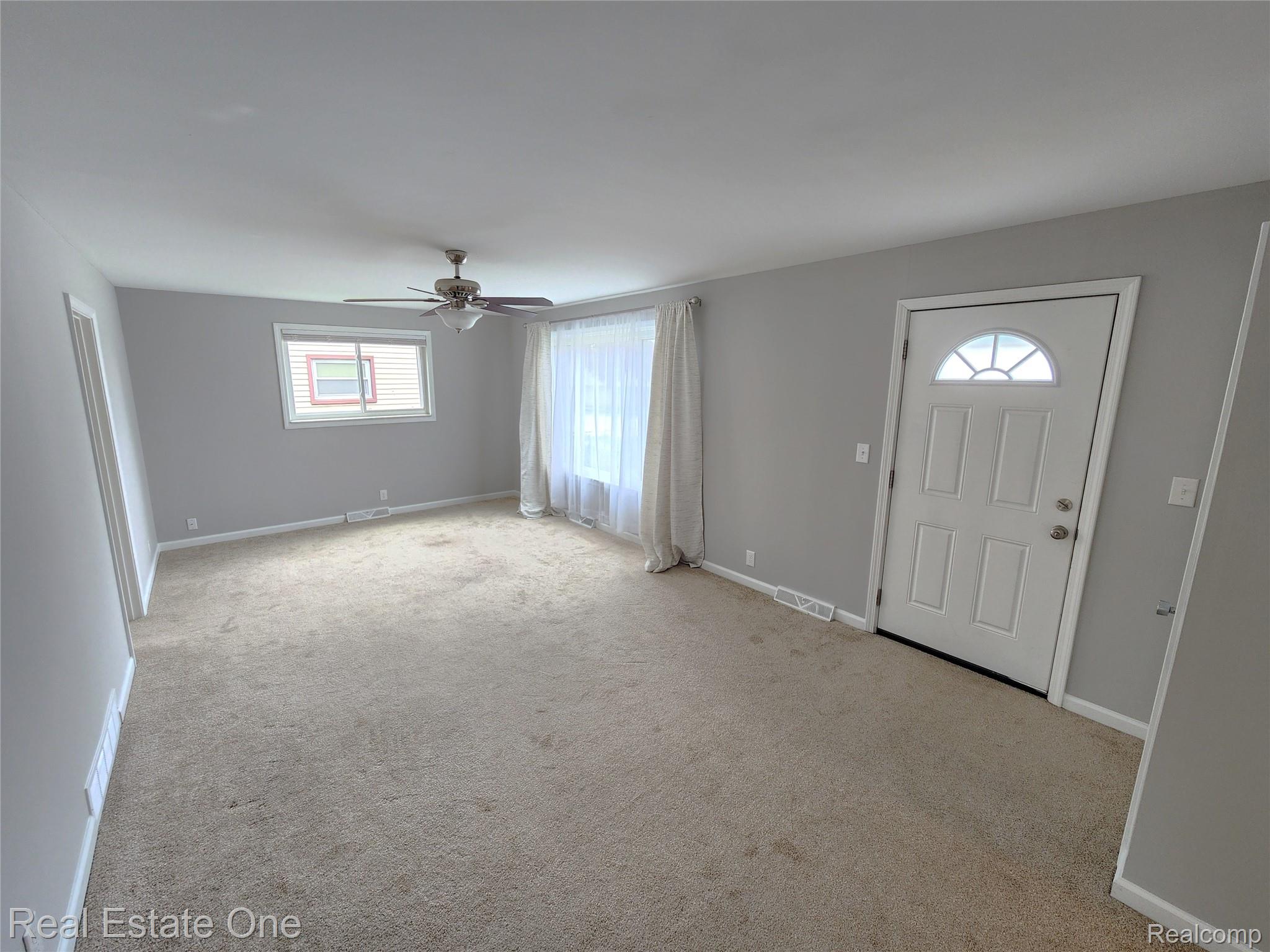 1574 E Woodruff Avenue Property Photo 19