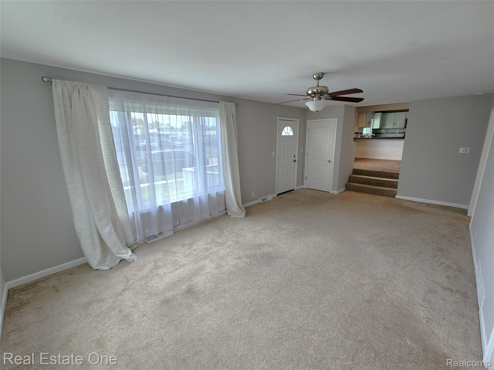 1574 E Woodruff Avenue Property Photo 20