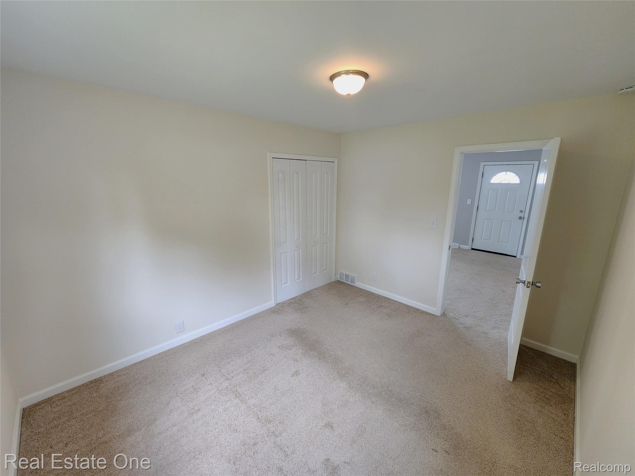 1574 E Woodruff Avenue Property Photo 24