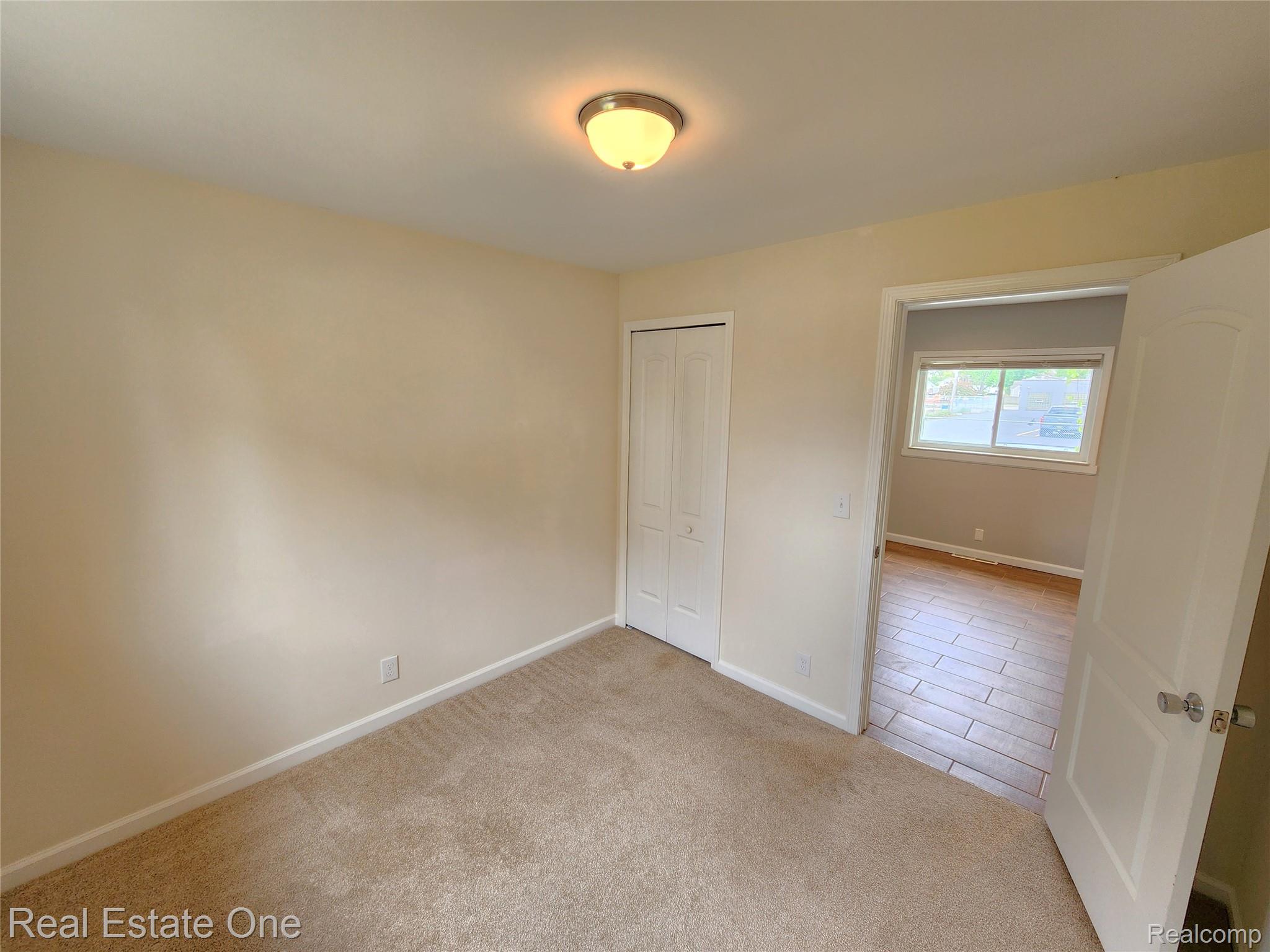 1574 E Woodruff Avenue Property Photo 26