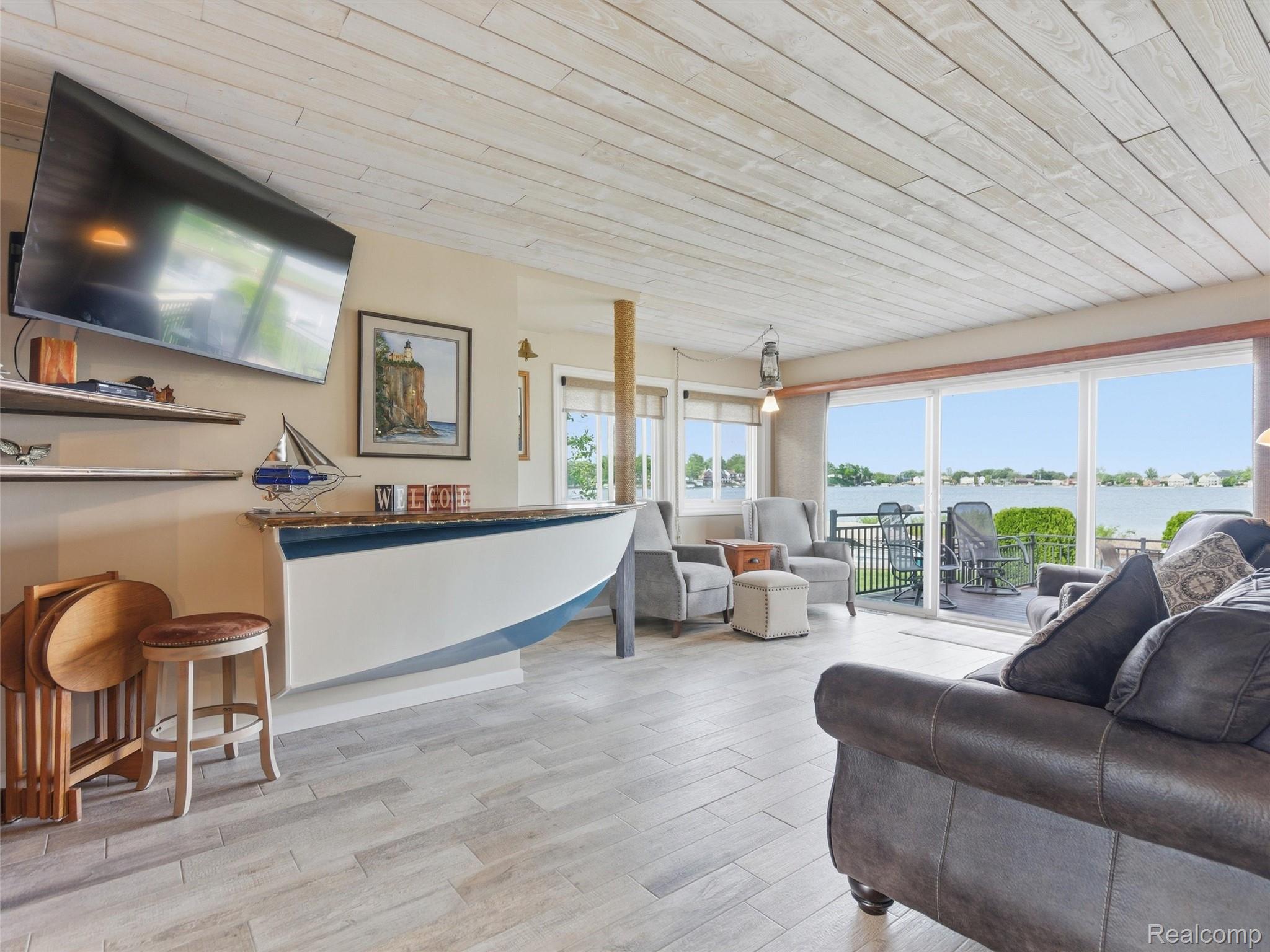 12099 Torrey Road Property Photo 5