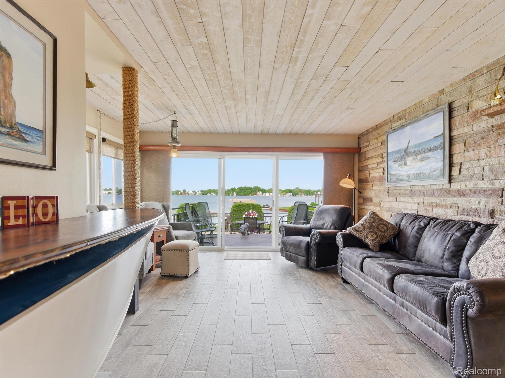 12099 Torrey Road Property Photo 7