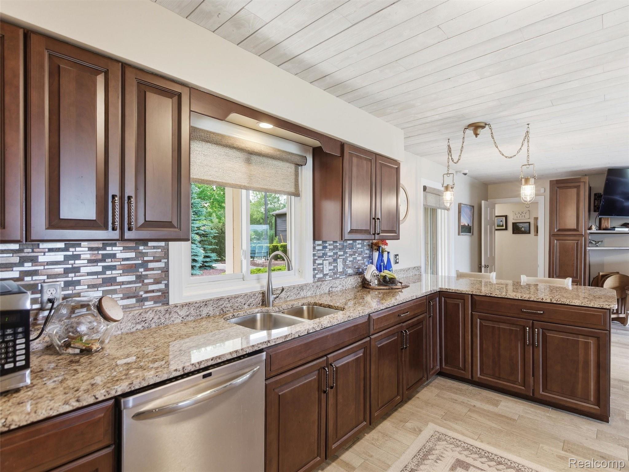 12099 Torrey Road Property Photo 15