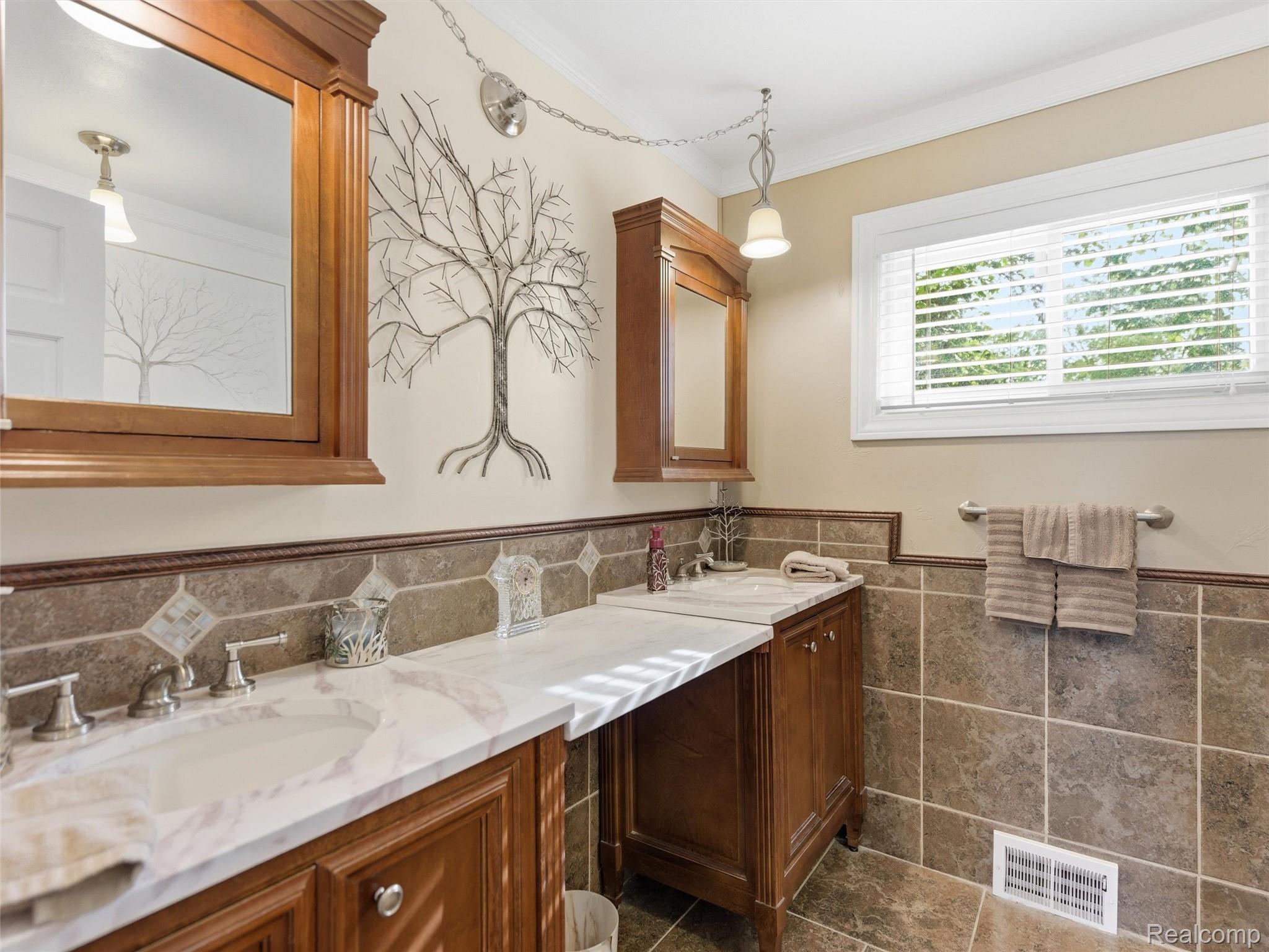 12099 Torrey Road Property Photo 24