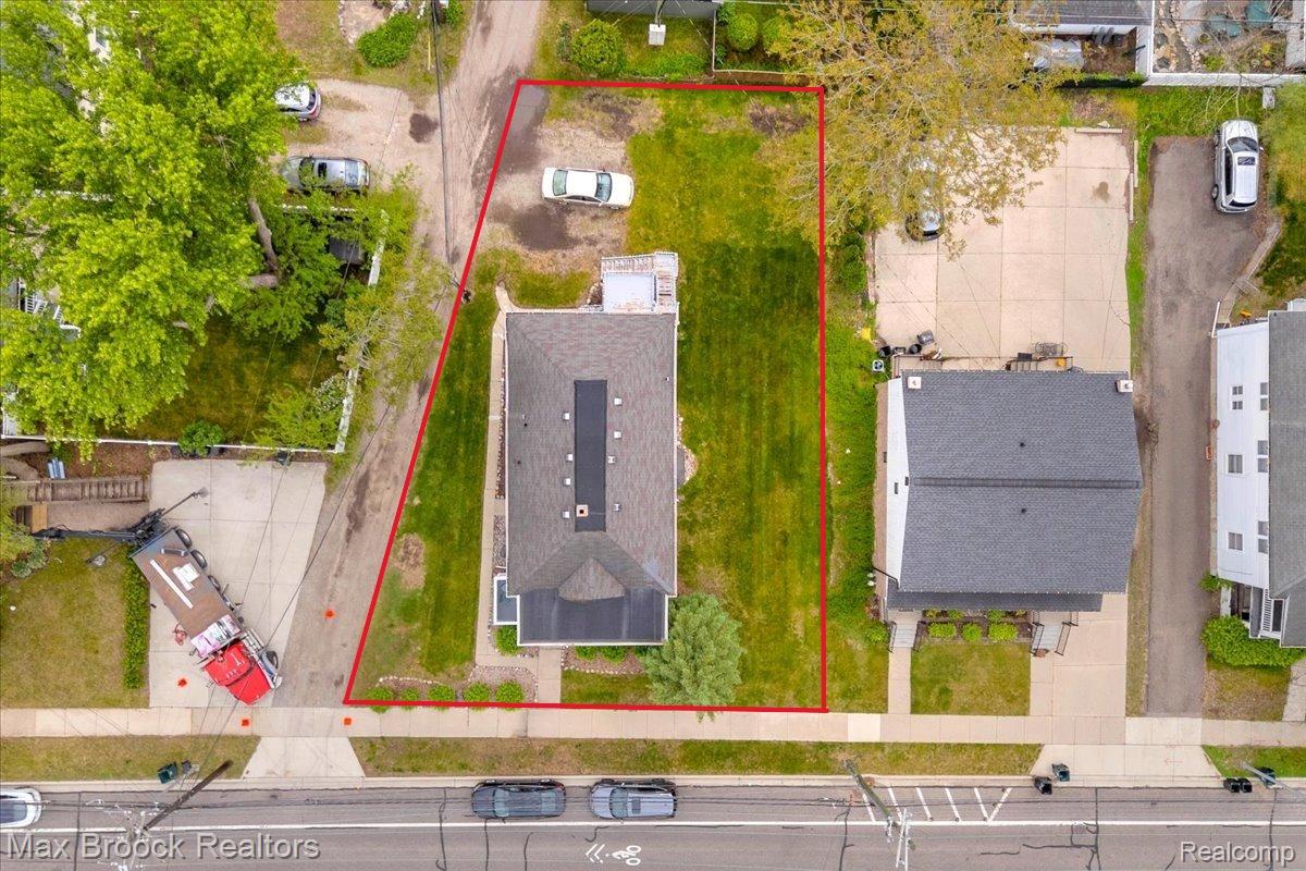 417 W Lincoln Avenue Property Photo 1