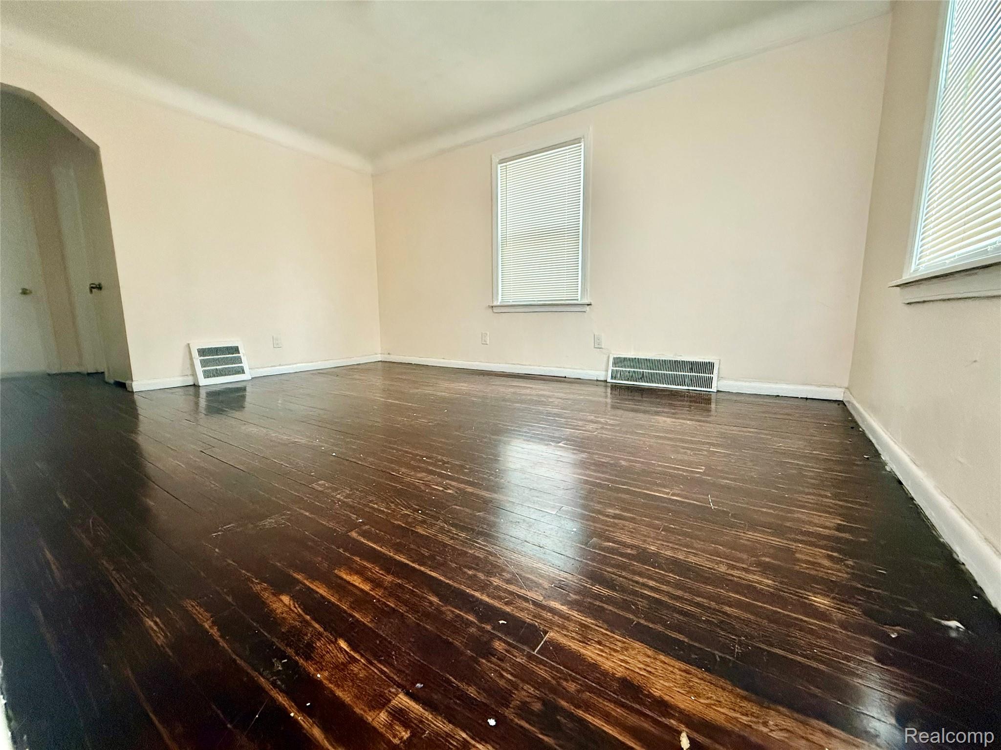 8719 Canyon Street Property Photo 7